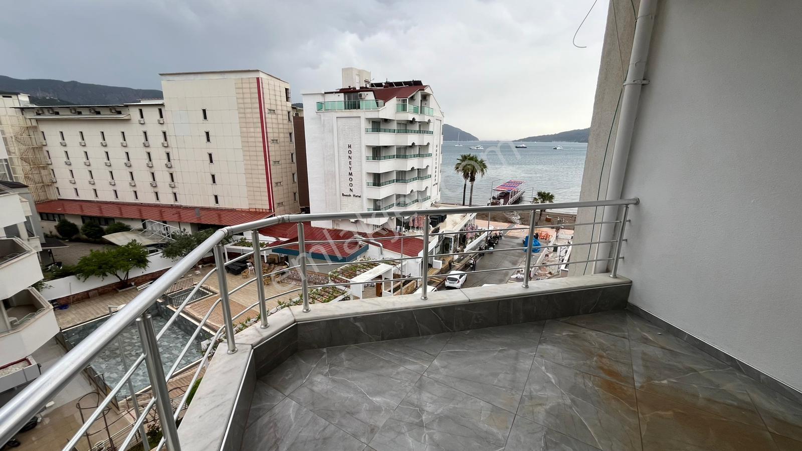 Marmaris'in Kalbinde Kiralık Otoparklı Deniz Manzaralı 2+1 Daire - Görsel 7