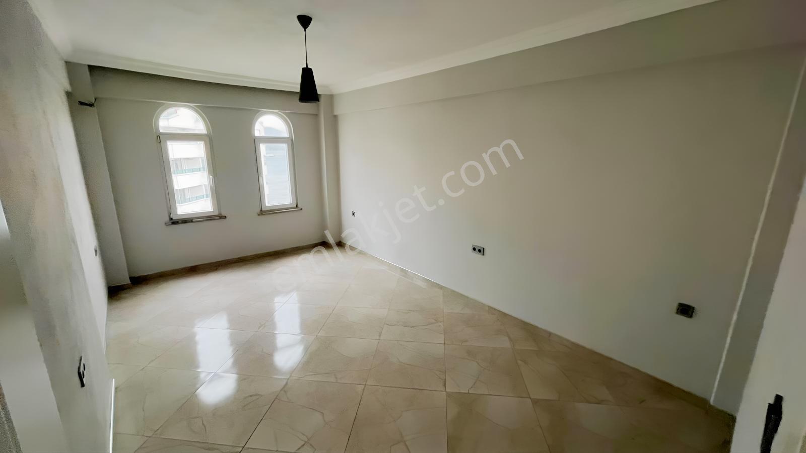 Marmaris'in Kalbinde Kiralık Otoparklı Deniz Manzaralı 2+1 Daire - Görsel 24