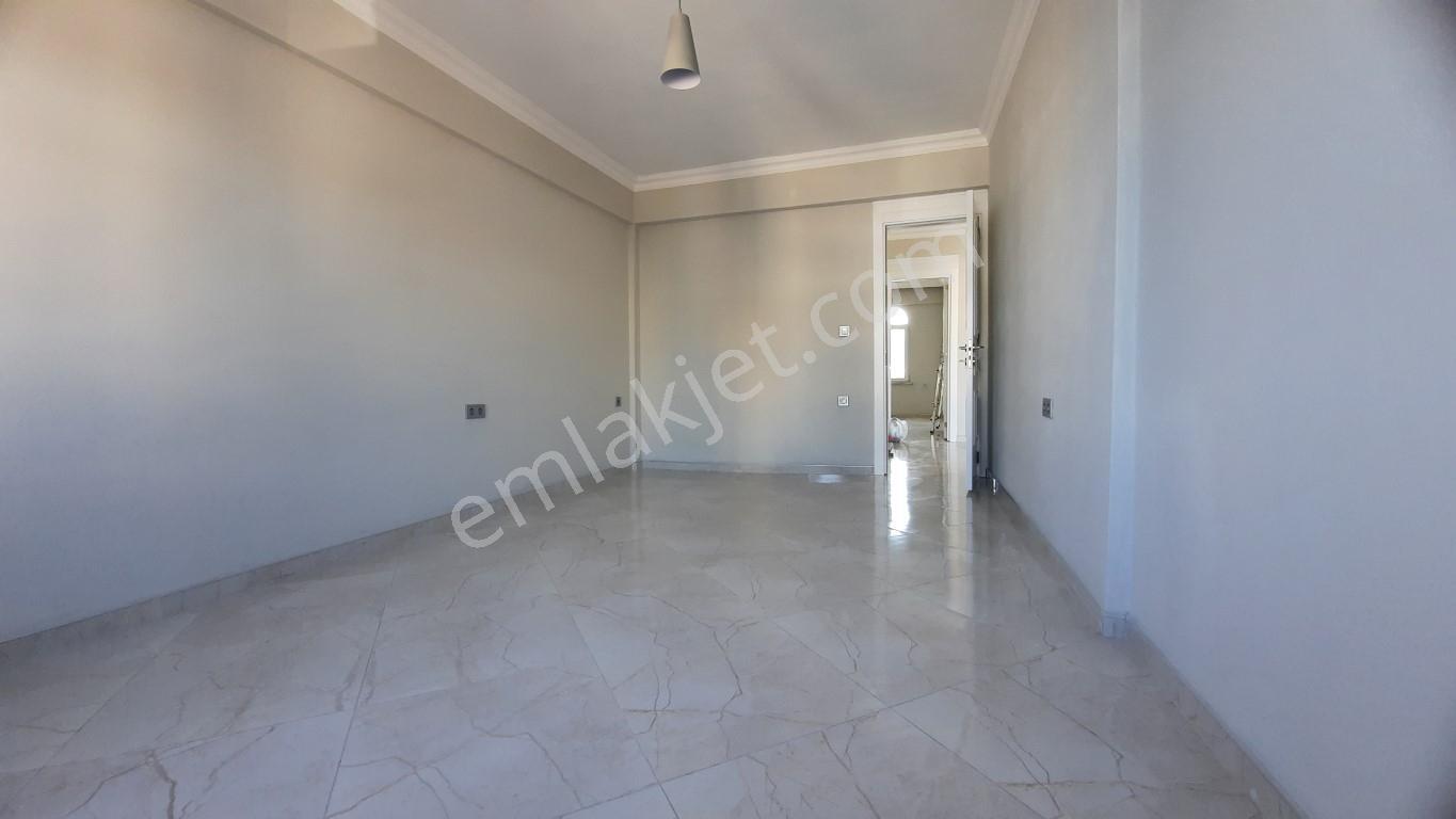 Marmaris'in Kalbinde Kiralık Otoparklı Deniz Manzaralı 2+1 Daire - Görsel 15