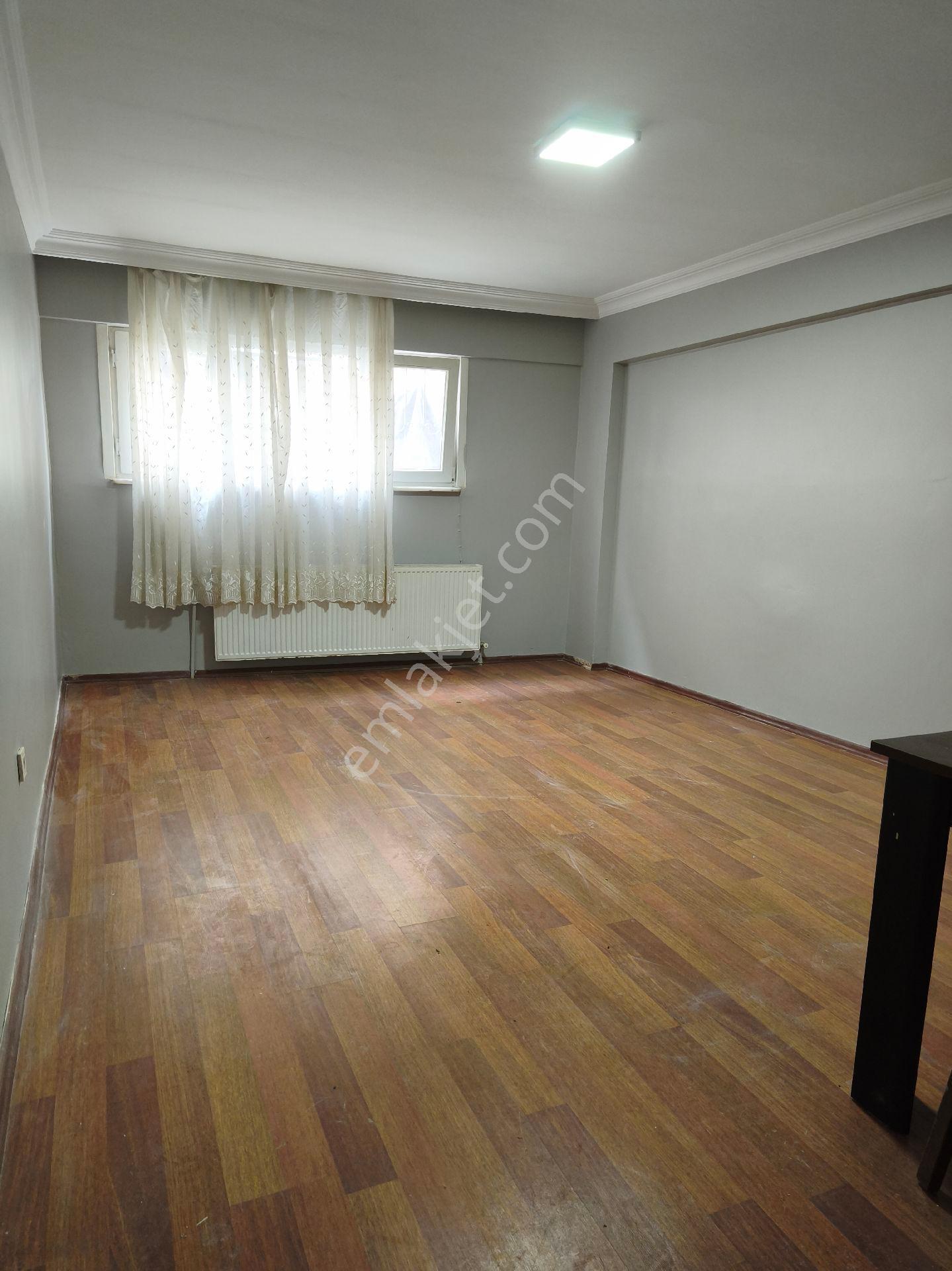 Üsküdar Merkezi Konumda Kiralık Bahçe Katı 2+1 - Görsel 18