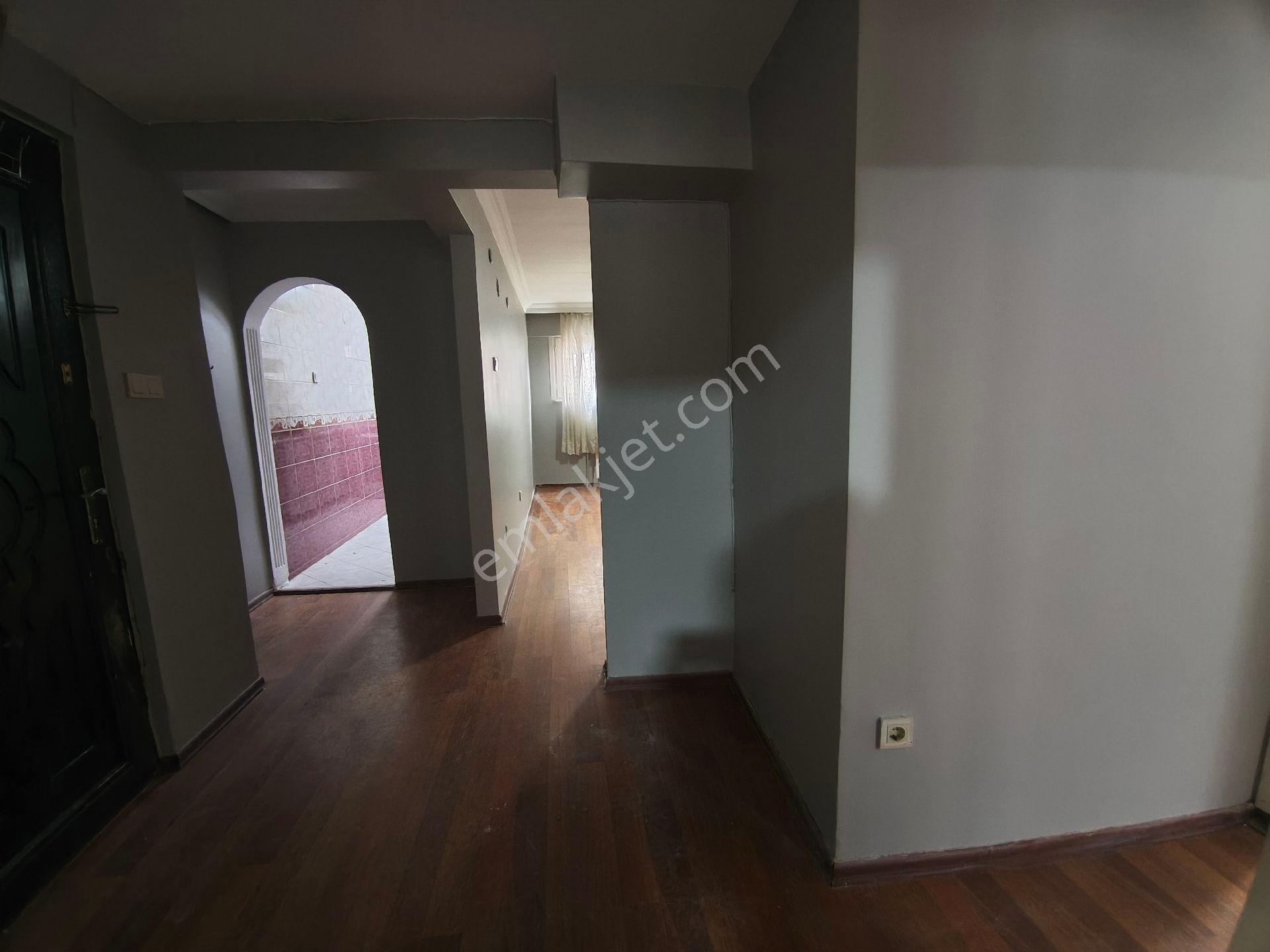Üsküdar Merkezi Konumda Kiralık Bahçe Katı 2+1 - Görsel 16