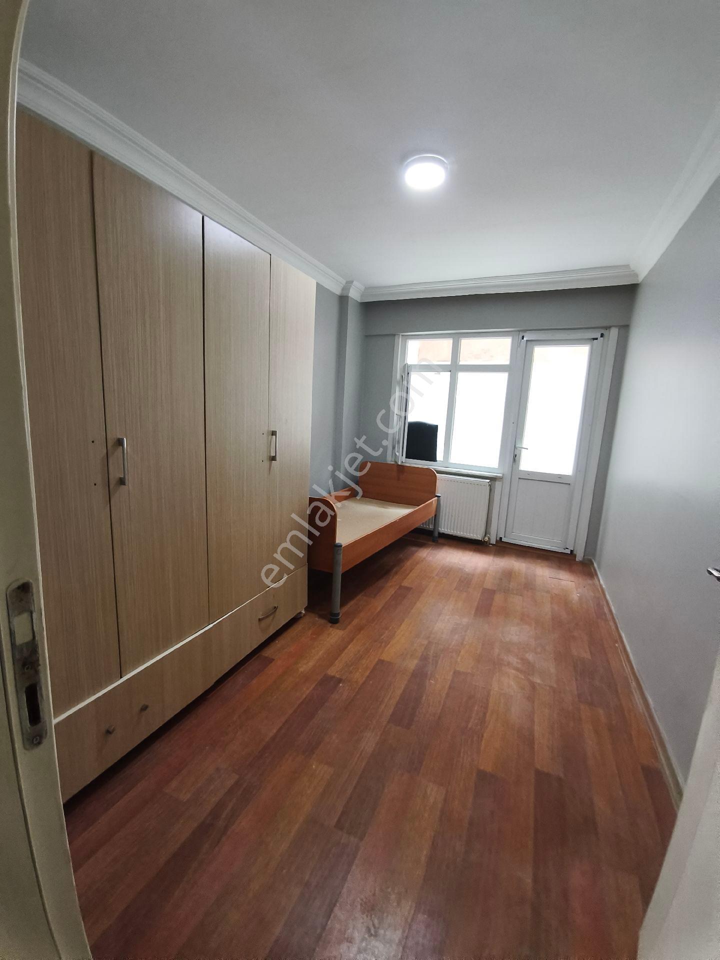 Üsküdar Merkezi Konumda Kiralık Bahçe Katı 2+1 - Görsel 4