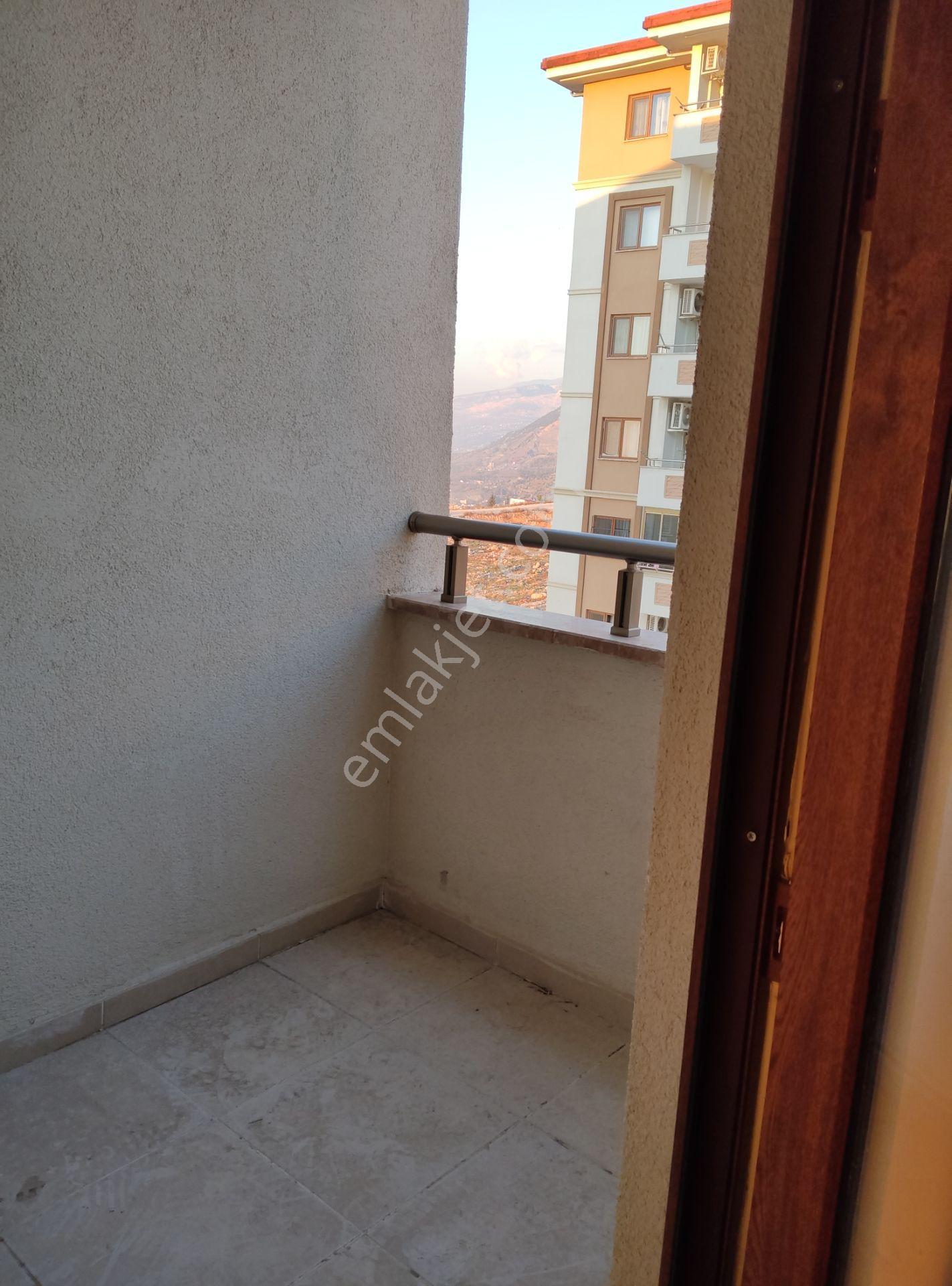 Hastane Karşısı, Deniz Manzaralı, Sağlam Ve Yapılı 3+1 Kiralık Daire - Görsel 13