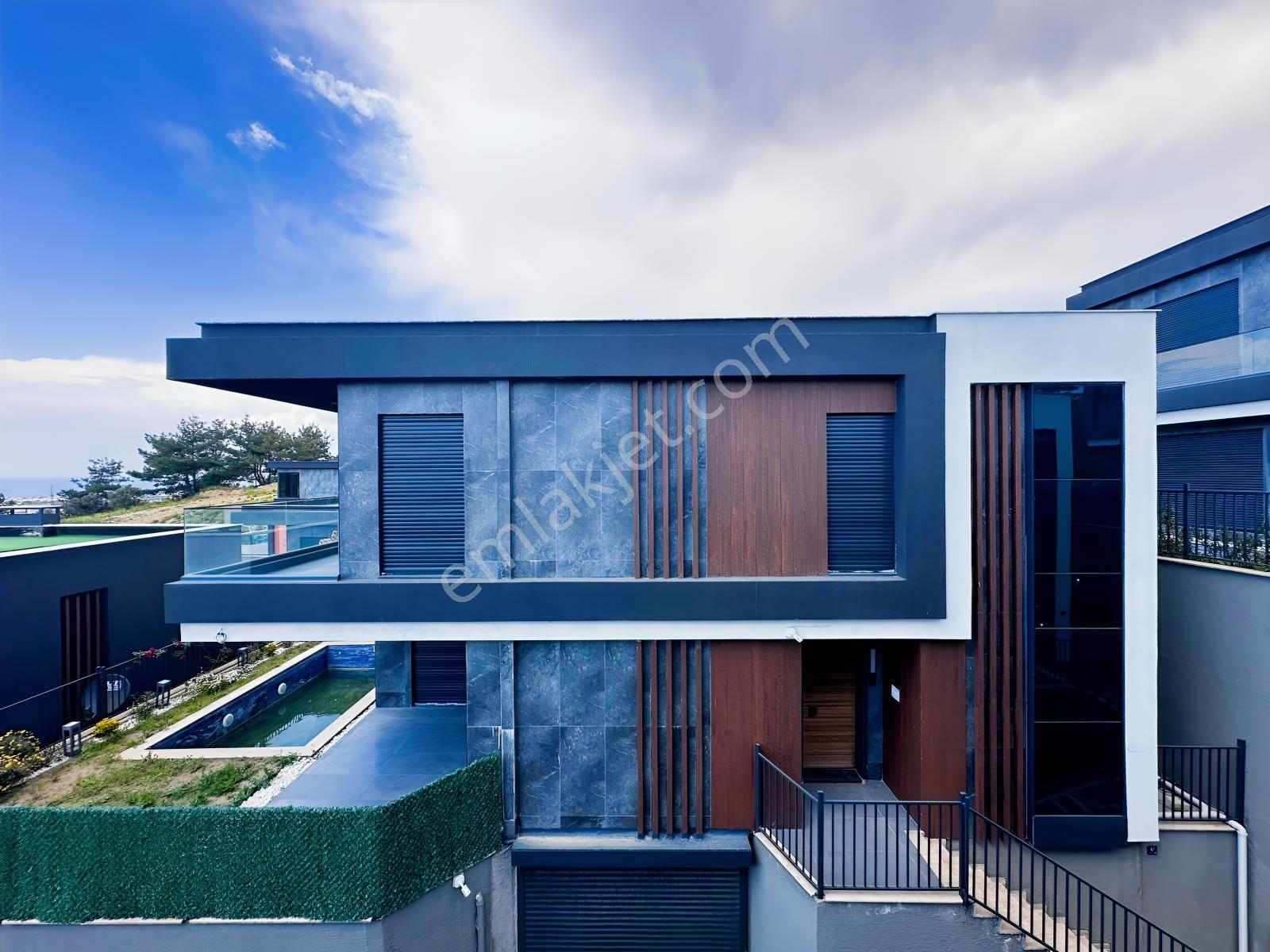 Kuşadası Soğucak'ta Manzaralı 6+1 K.otoparklı Lüks Villa - Görsel 34