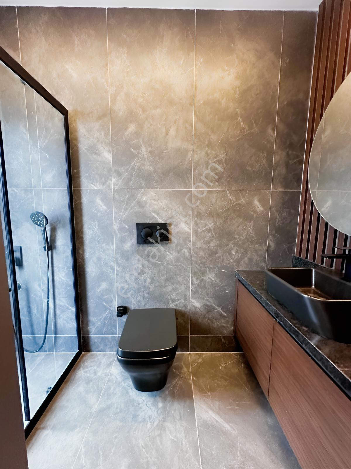 Kuşadası Soğucak'ta Manzaralı 6+1 K.otoparklı Lüks Villa - Görsel 27
