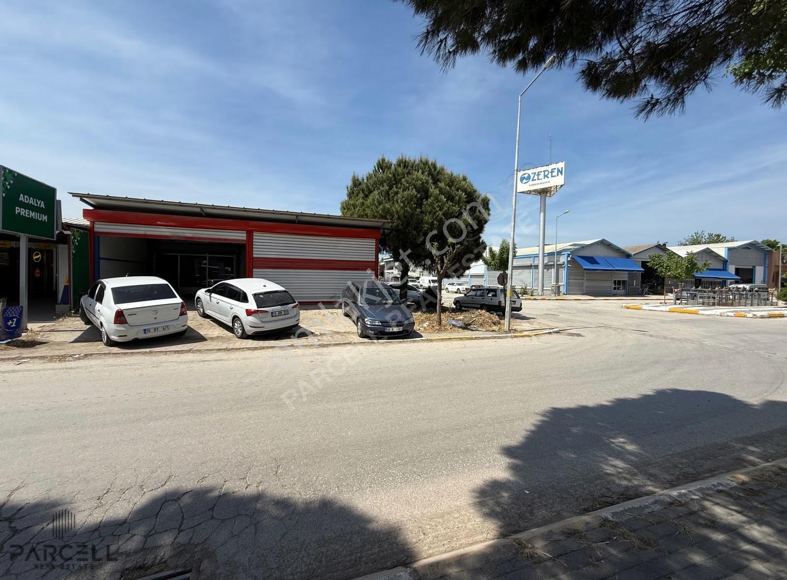 Balıkesir Yeni Sanayi Sitesi 3.kapıda 150 M² Kiralık Köşe Dükkan