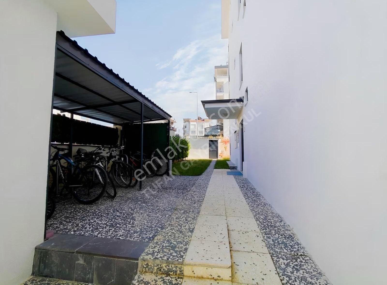 Ilıca Merkez 1+1 Full Lüks Eşyalı Havuzlu Güvenlikli Site İçi - Görsel 29