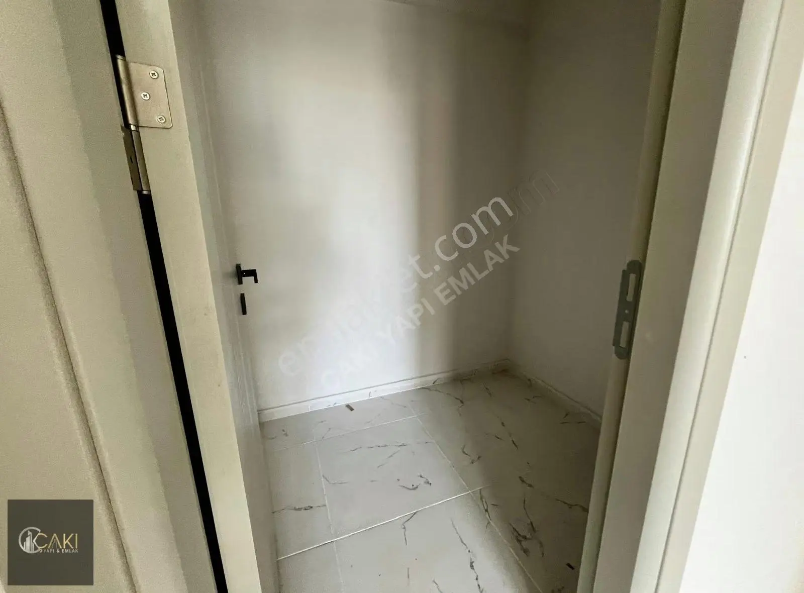Çakı Yapı Emlaktan Şerefiye Mahallesinde Kiralık 3+1 Daire - Görsel 2