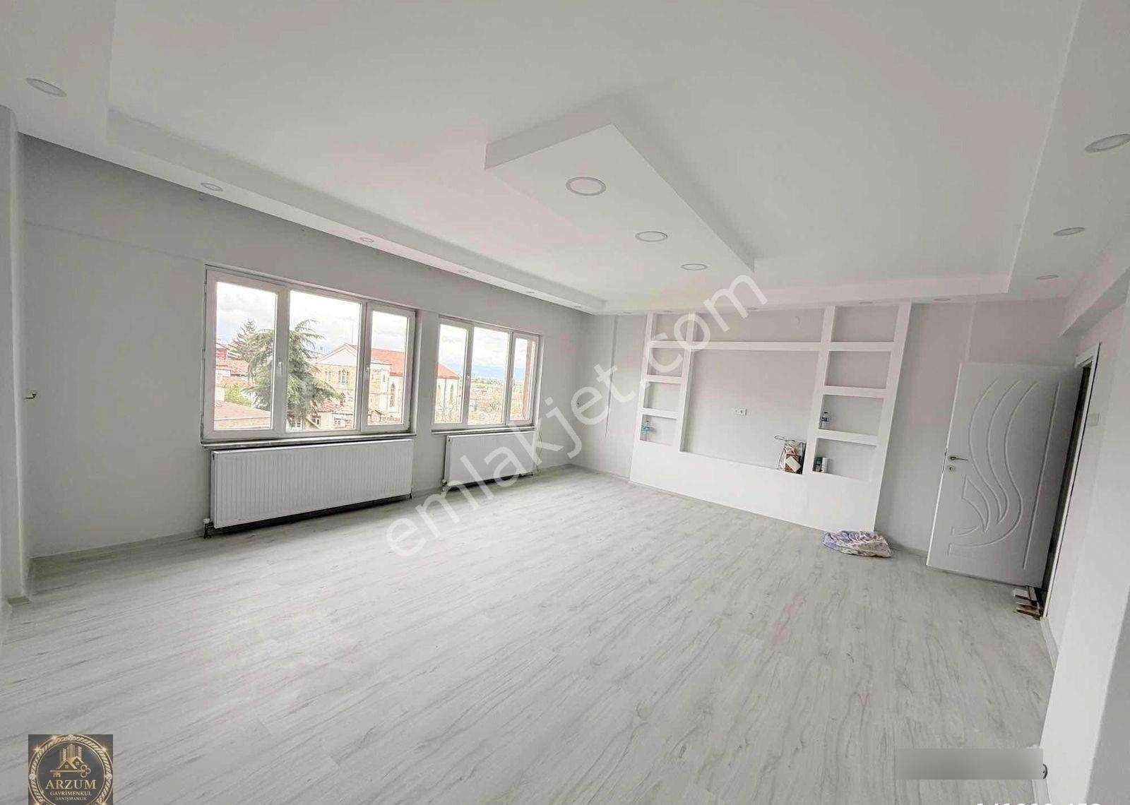 Merzifon Saat Kulesi Karşısında Çarşı İçinde Yatırımlık 2+1 - Görsel 12