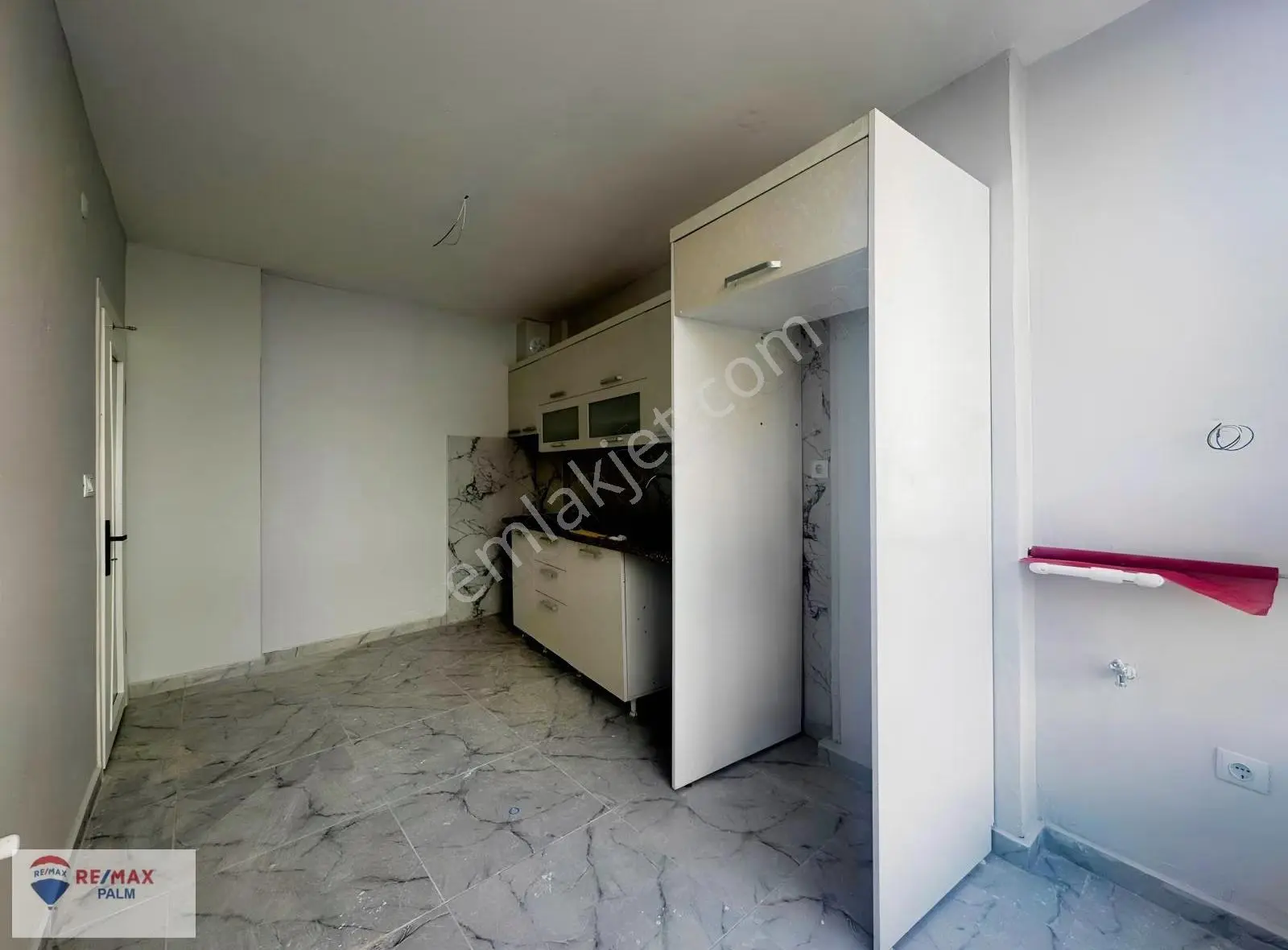 Remax Palm'den Sahile 2. Parsel Deniz Manzaralı Kiralık Daire - Görsel 3