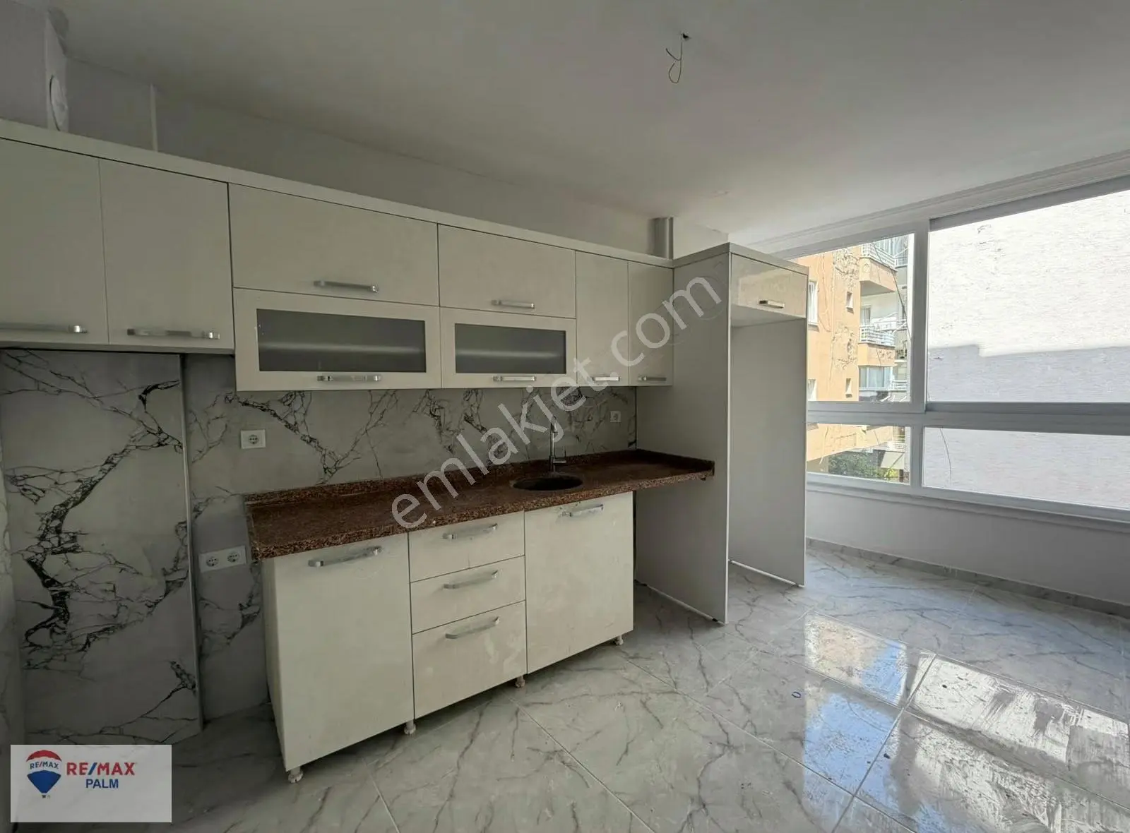 Remax Palm'den Sahile 2. Parsel Deniz Manzaralı Kiralık Daire - Görsel 2