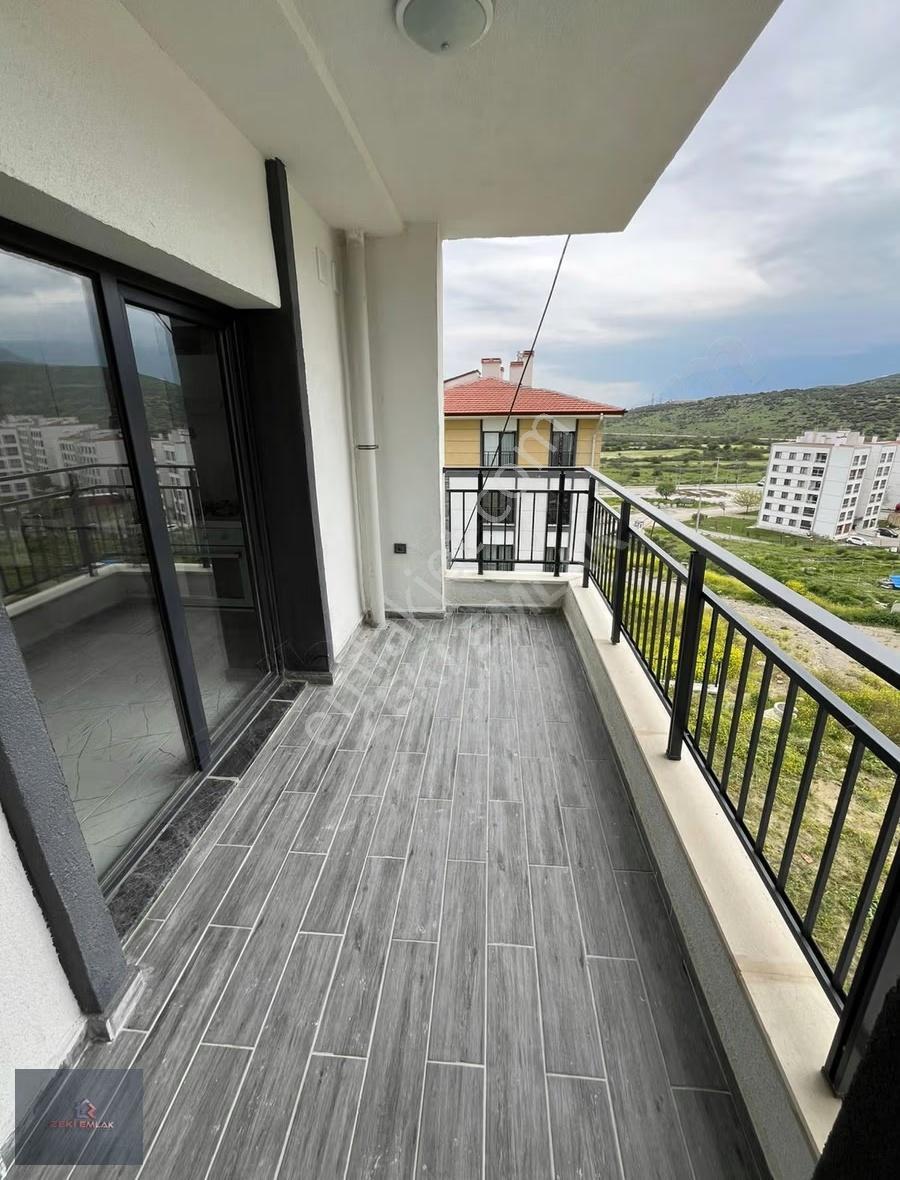 Akgedik Zeki Emlak'tan 4.etapda Kiralık 2+1 Geniş Daire - Görsel 32