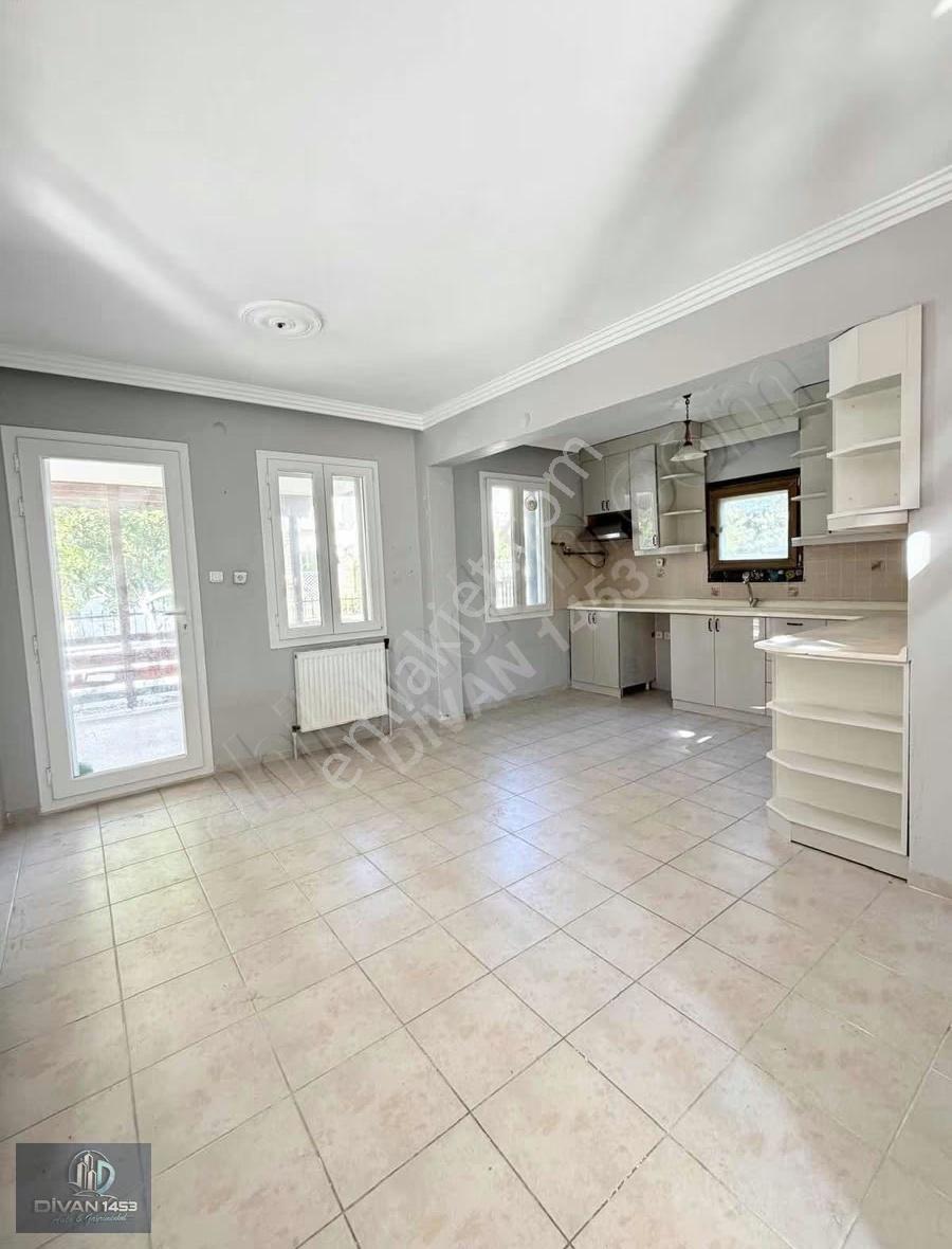 Çeşmealtında Tam Müstakil,bahçeli ,doğalgazlı Müstakil Villa - Görsel 28