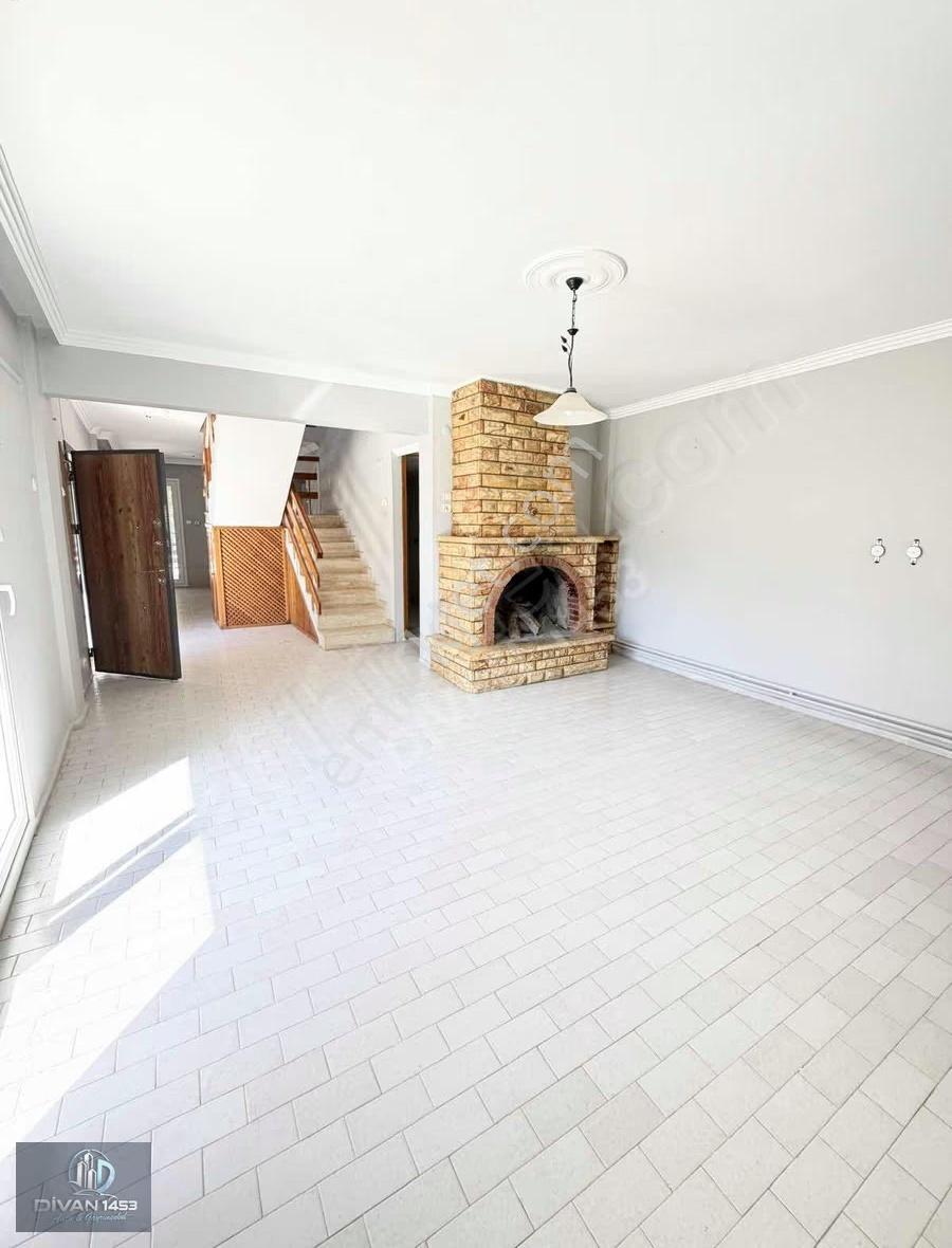 Çeşmealtında Tam Müstakil,bahçeli ,doğalgazlı Müstakil Villa - Görsel 27