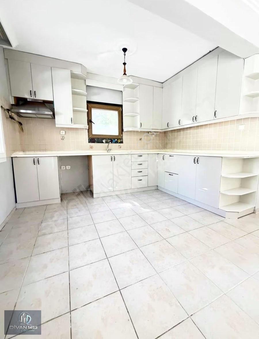 Çeşmealtında Tam Müstakil,bahçeli ,doğalgazlı Müstakil Villa - Görsel 15