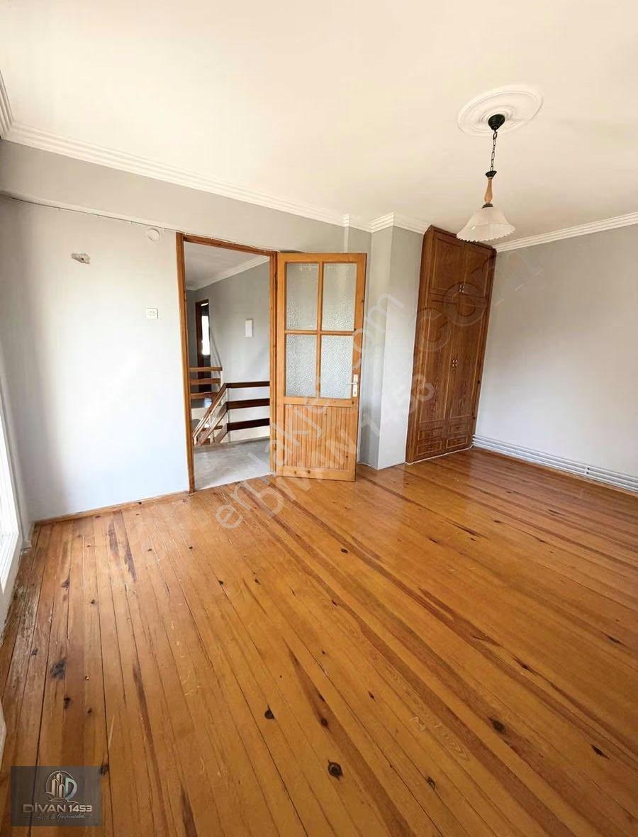 Çeşmealtında Tam Müstakil,bahçeli ,doğalgazlı Müstakil Villa - Görsel 20
