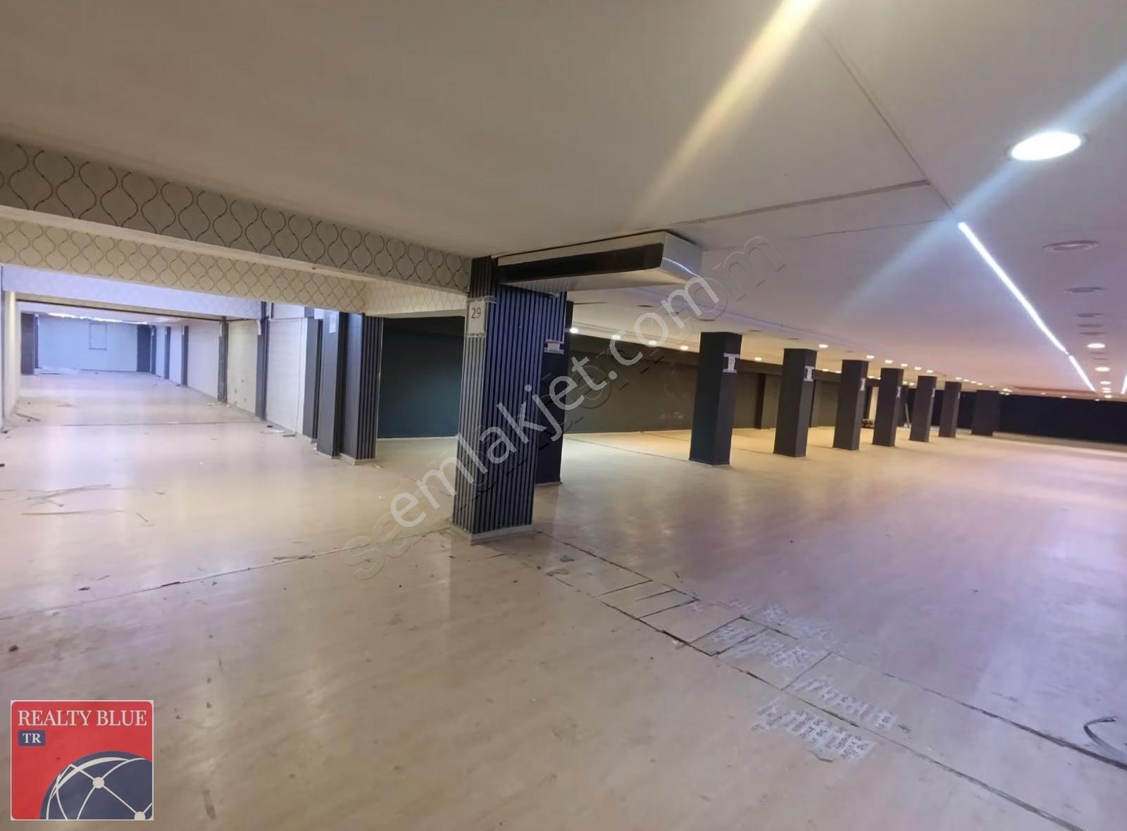 Sultanbeyli Fatih Bulvarında Kiralık 1.350 M2 İmalathane-depo