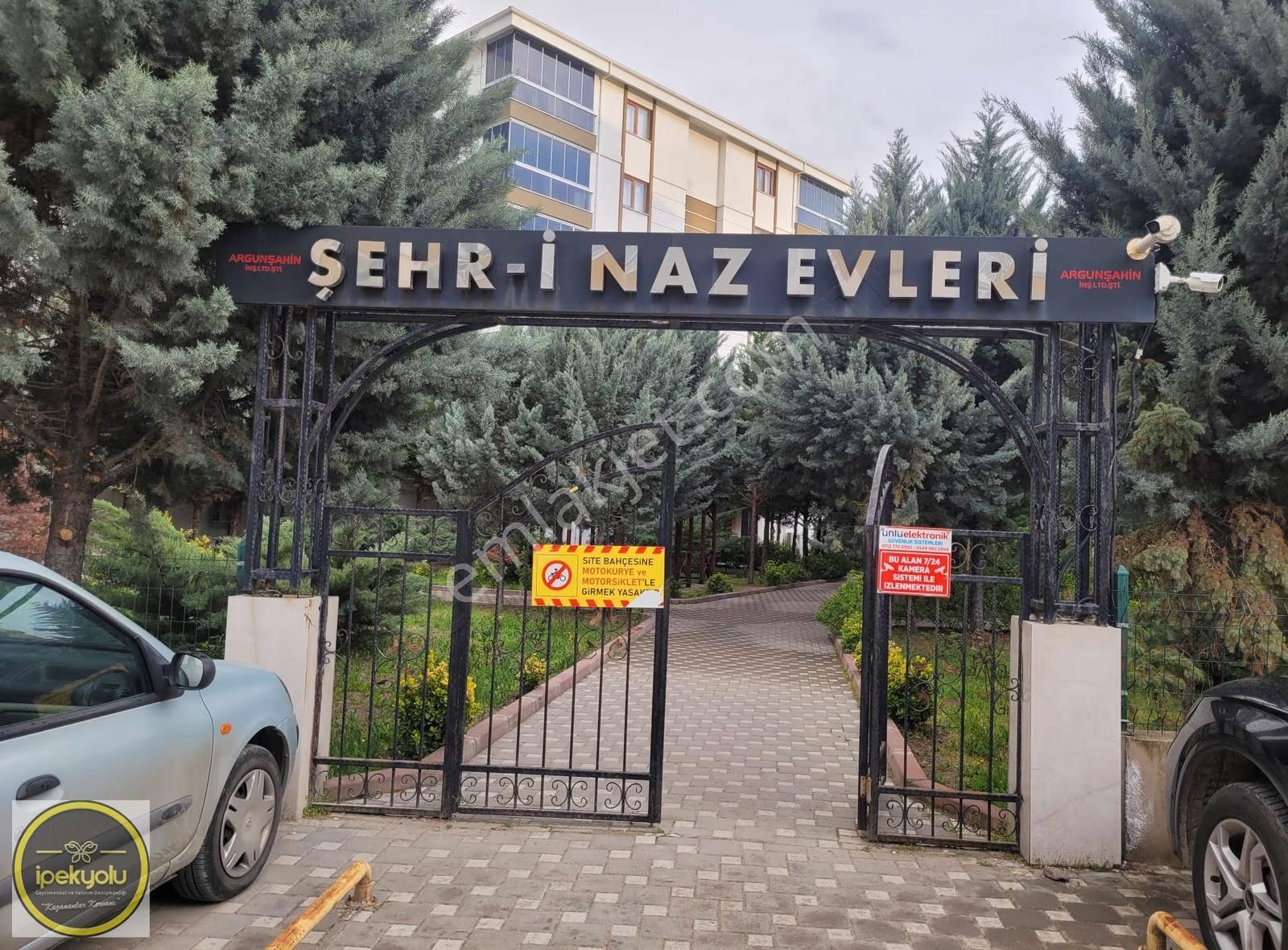 İpekyolundan Şehr-i Naz Evlerinde Satılık 4+1 Lüx Daire