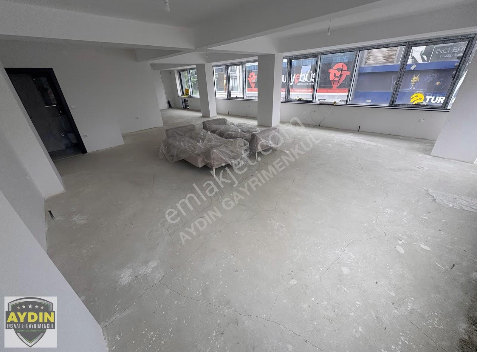 Sultançi̇tliği̇ Mah. Cadde Cepheli 80m² Ofis