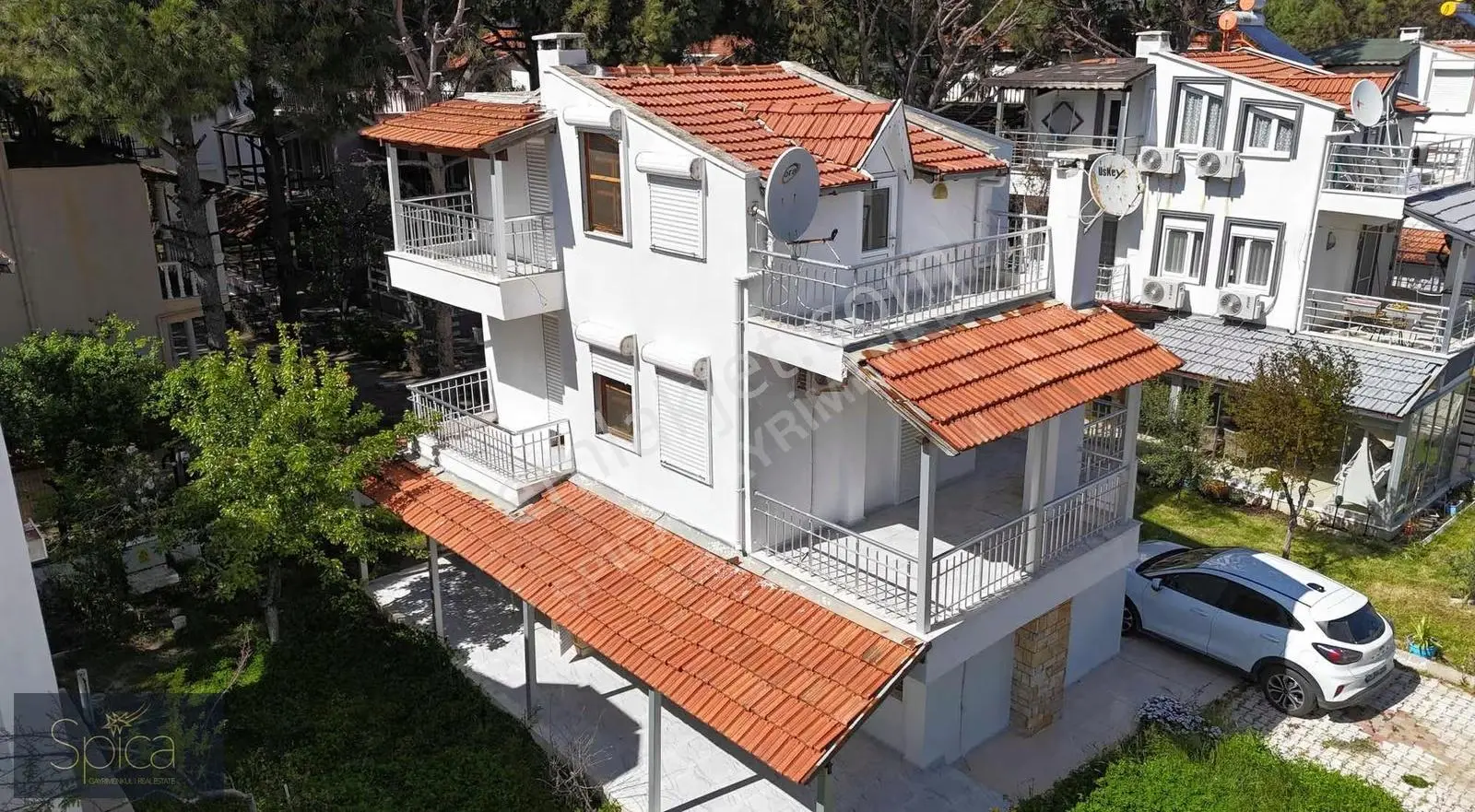 Ayvalık Altınova Satılık 4+1 Villa Manaskent Sitesi