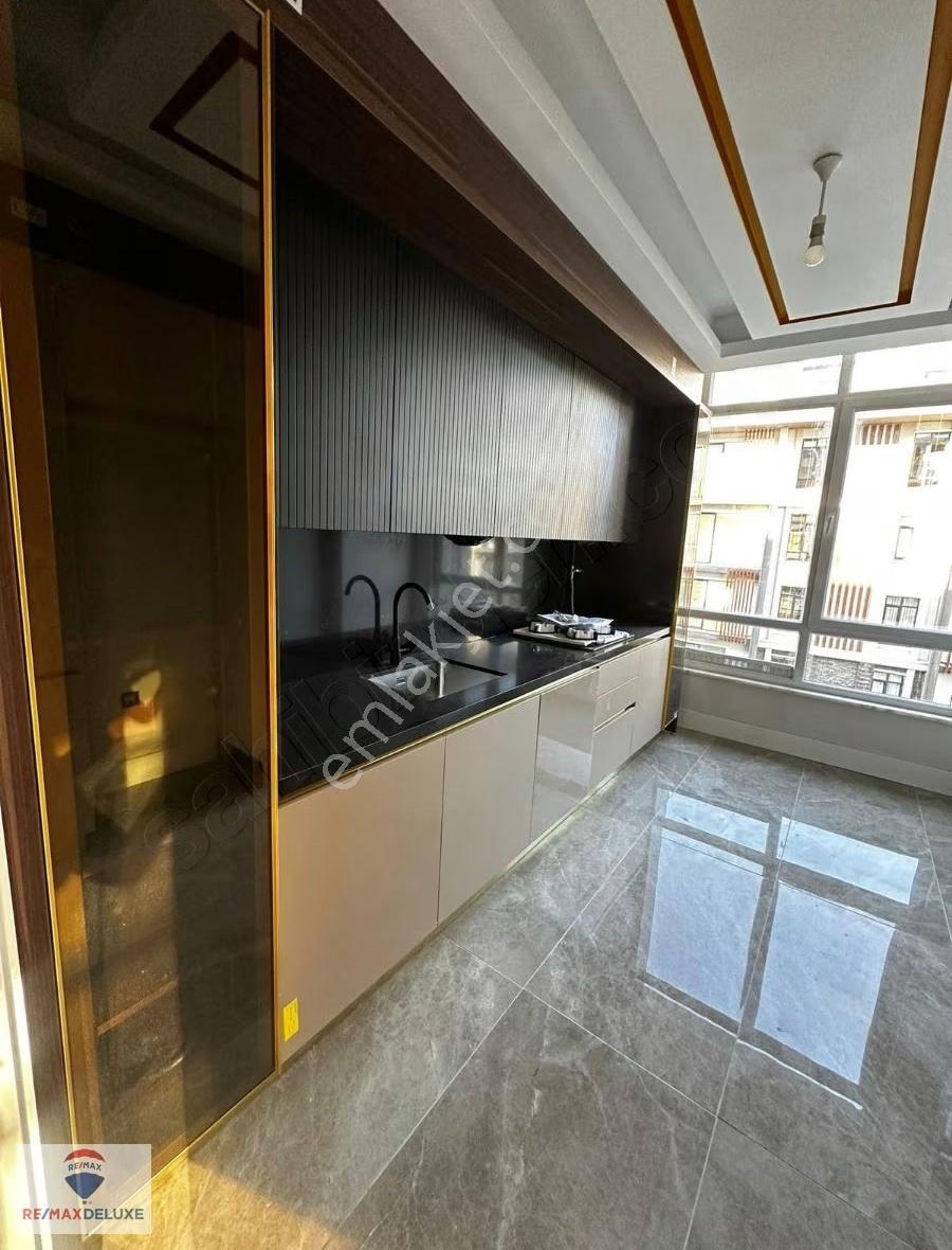 Zeray Esil Sitesinde Geniş Tip Arakat 3+1 Kiralık Daire - Görsel 3