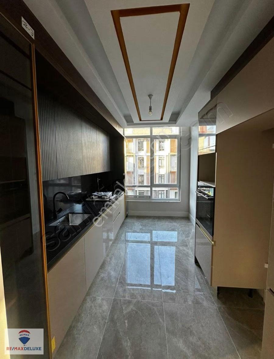 Zeray Esil Sitesinde Geniş Tip Arakat 3+1 Kiralık Daire - Görsel 15