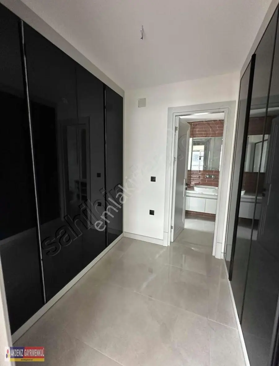 Bulvar'a Yakın Site İçi Yerden Isıtmalı Sıfır Lüks Villa - Görsel 3