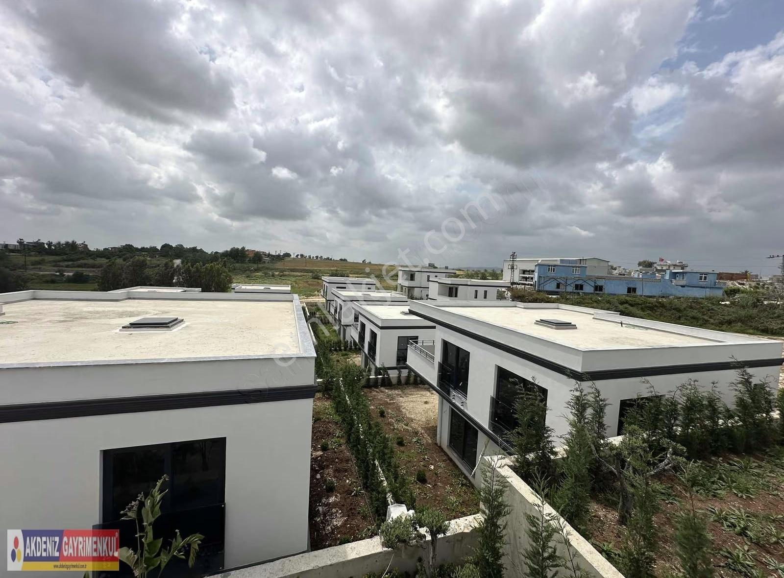 Bulvar'a Yakın Site İçi Yerden Isıtmalı Sıfır Lüks Villa - Görsel 9