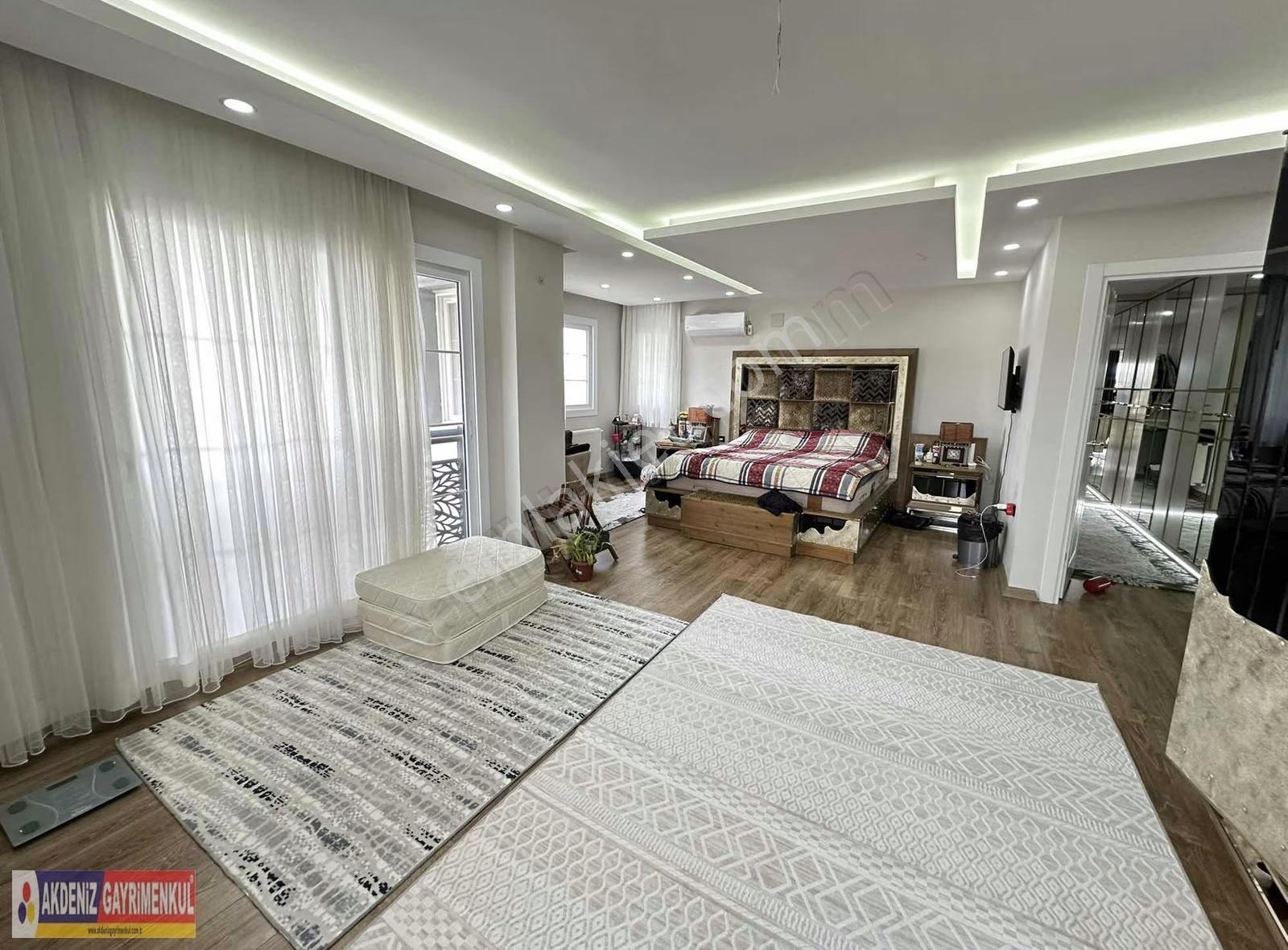 Elit Site İçerisinde Özel İşçilikli Geniş Lüks Kiralık Villa - Görsel 15
