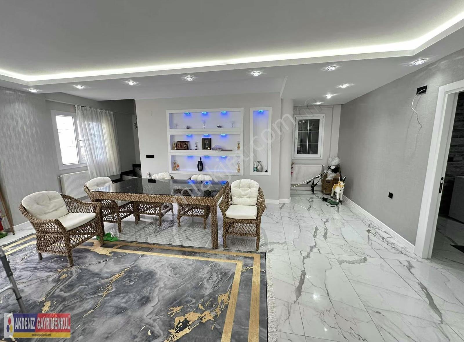 Elit Site İçerisinde Özel İşçilikli Geniş Lüks Kiralık Villa - Görsel 32
