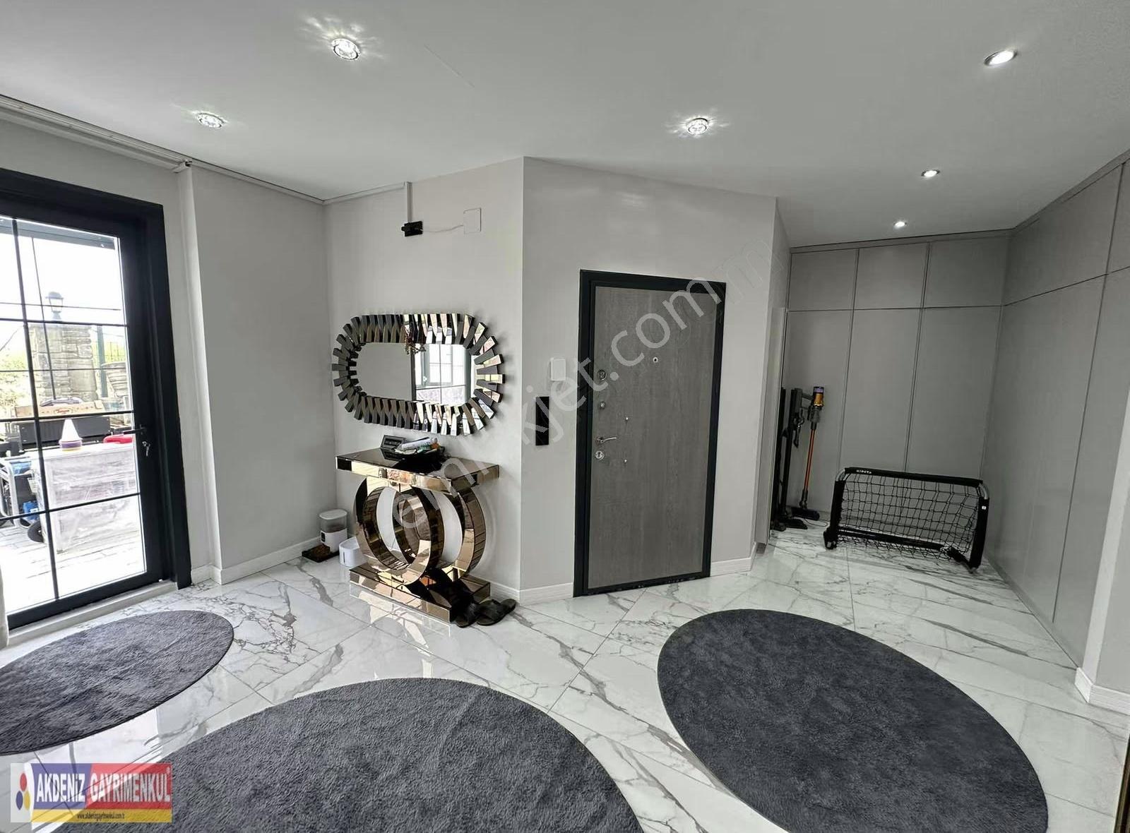 Elit Site İçerisinde Özel İşçilikli Geniş Lüks Kiralık Villa - Görsel 16