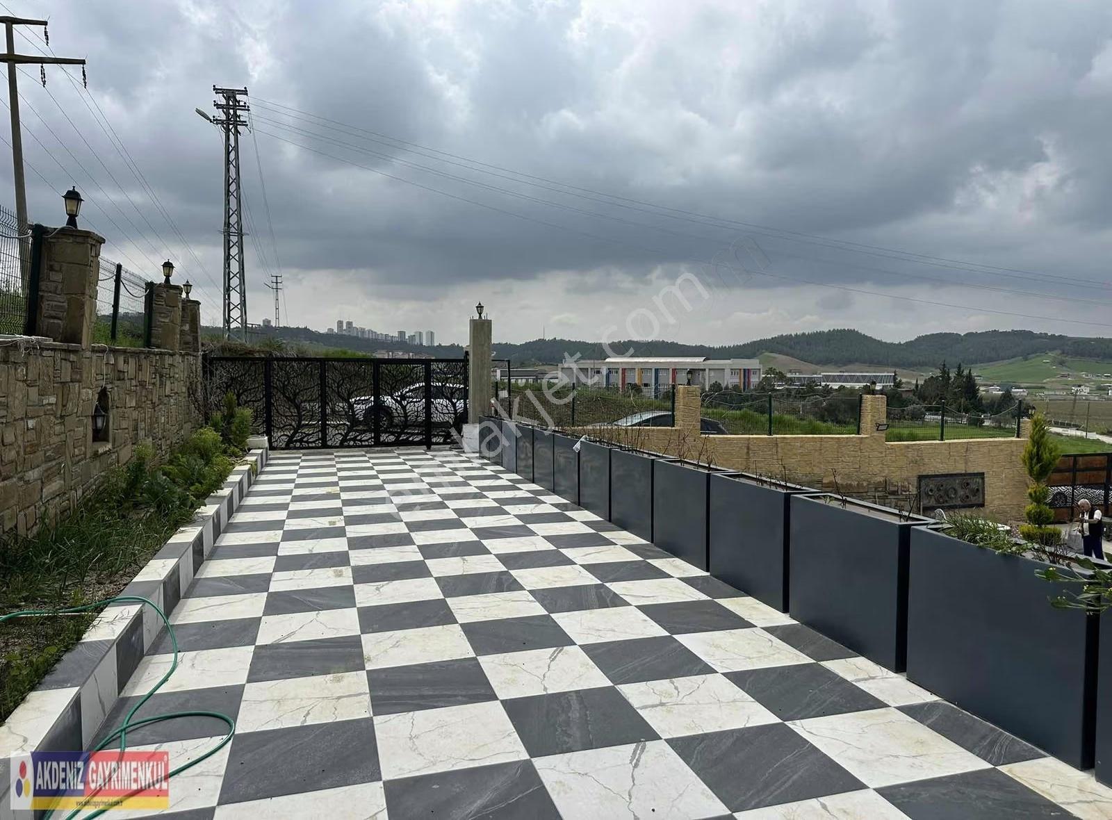 Elit Site İçerisinde Özel İşçilikli Geniş Lüks Kiralık Villa - Görsel 14
