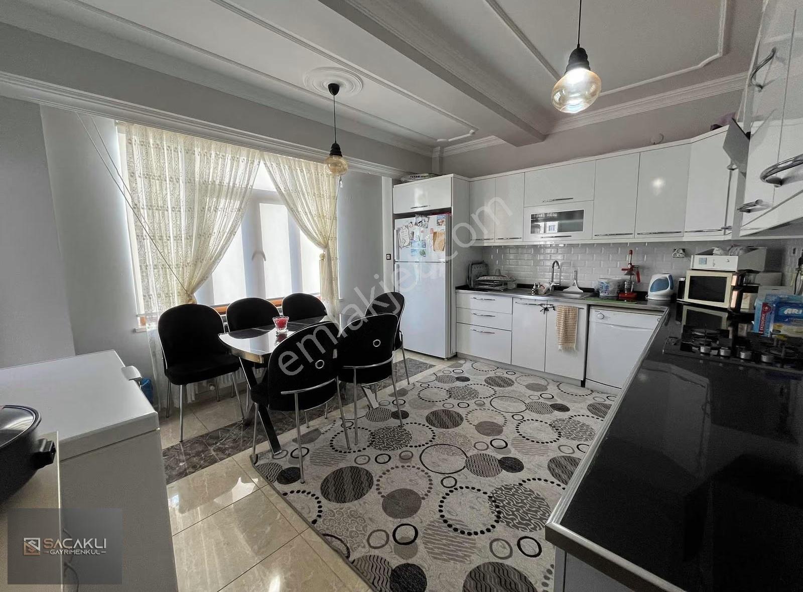 Kadir Saçaklı Emlak'tan Merkezi Konumda Ara Kat 4+1 Kiralığımız - Görsel 18