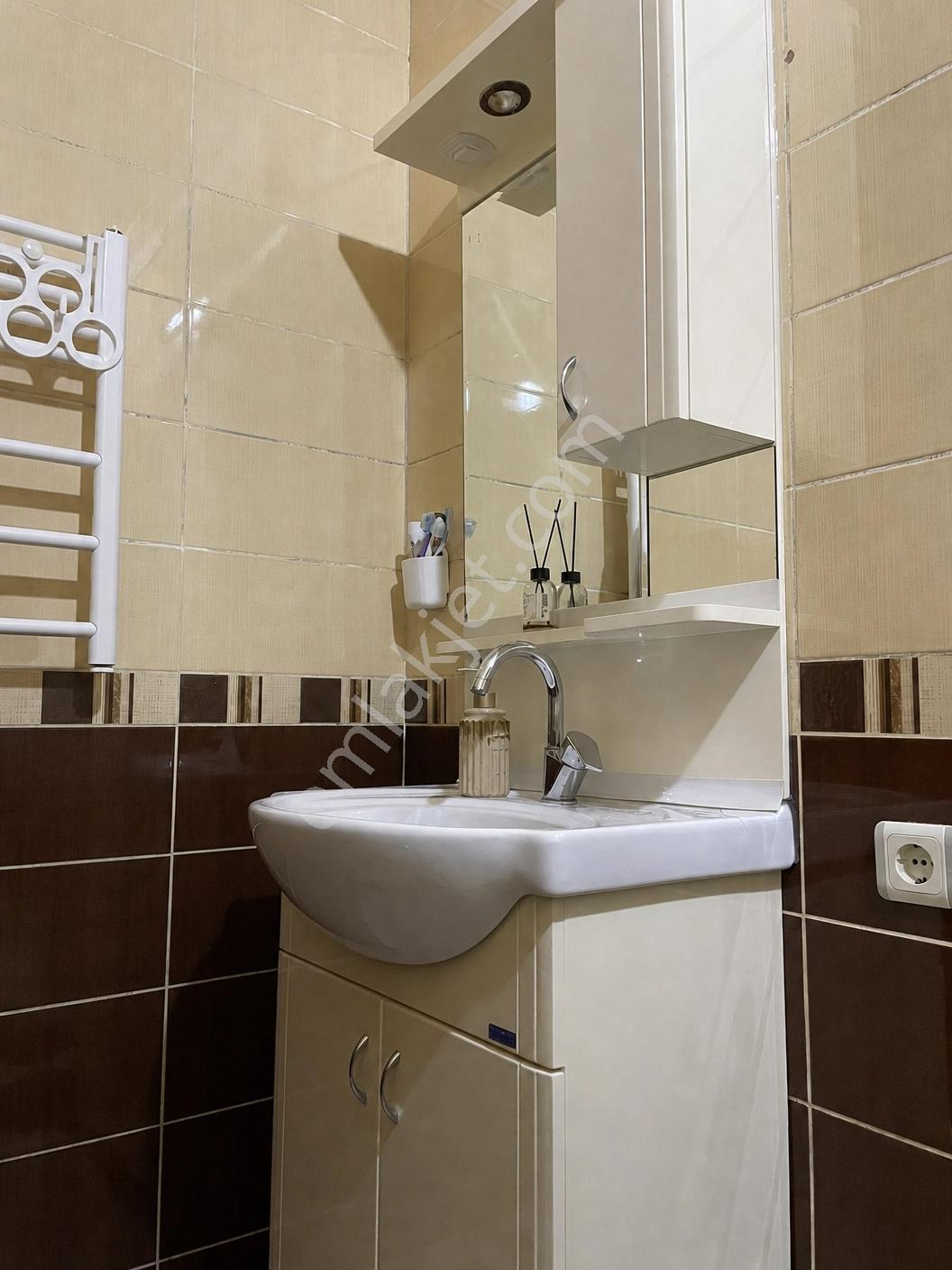 Gaziosmanpaşa Merkez Mah. Yeşilova Sokak Net 130 M² 2+1 (60 M² Müstakil Bahçeli) - Görsel 16