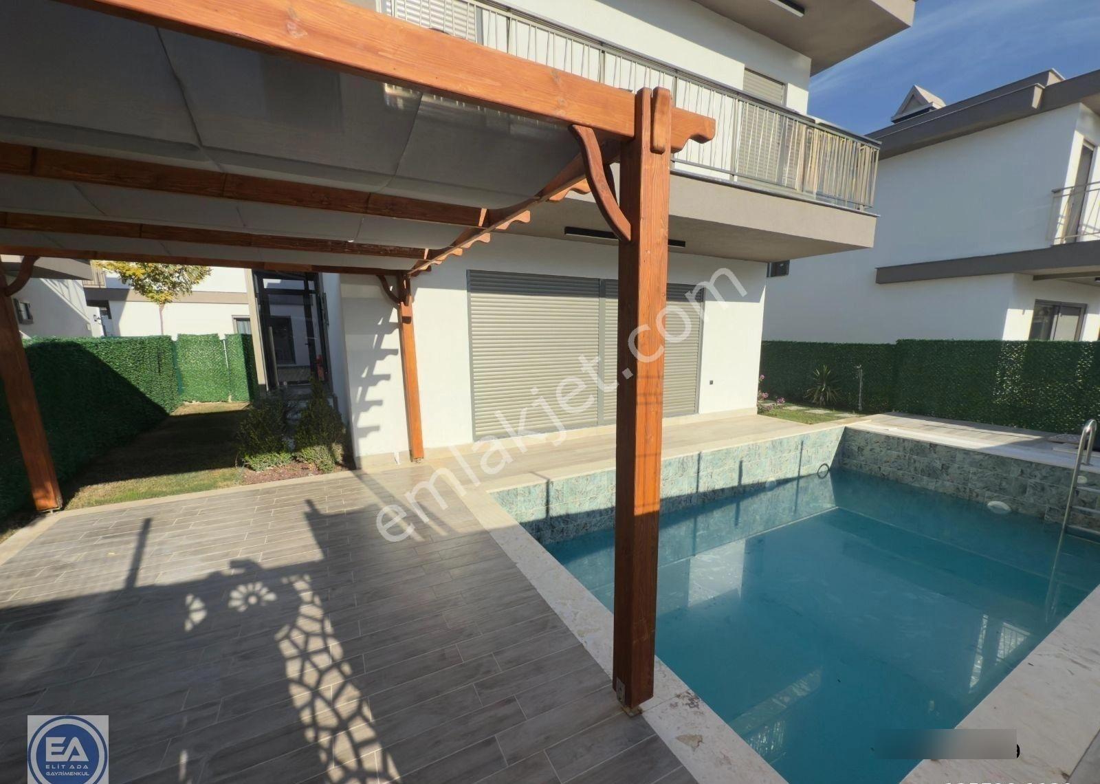 Kuşadası Davutlar Bölgesinde Satılık Müstakil Özel Havuzlu Villa - Görsel 11