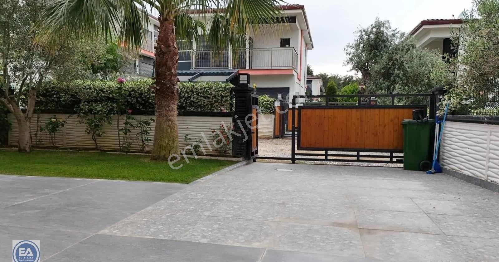 Davutlar Havuzlu Site İçerisinde 3+1 Geniş Villa - Görsel 35