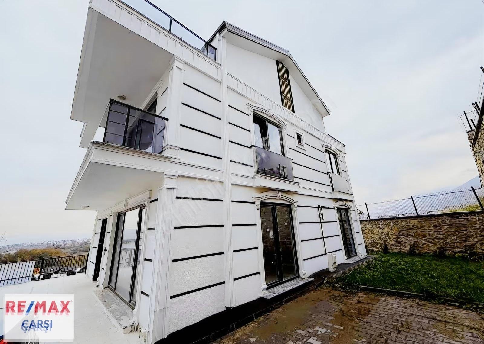 Başiskele Yuvacık Ekşioğlu Konakları Satılık Villa
