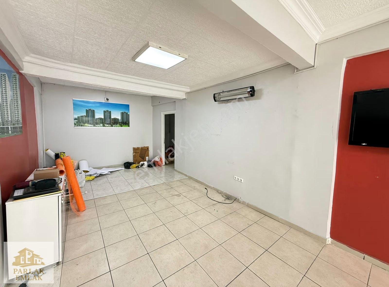 Parlak'tan Üsküdar^da İşlek Cadde Üzerinde 70m2 Kiralık Dükkan* - Görsel 9