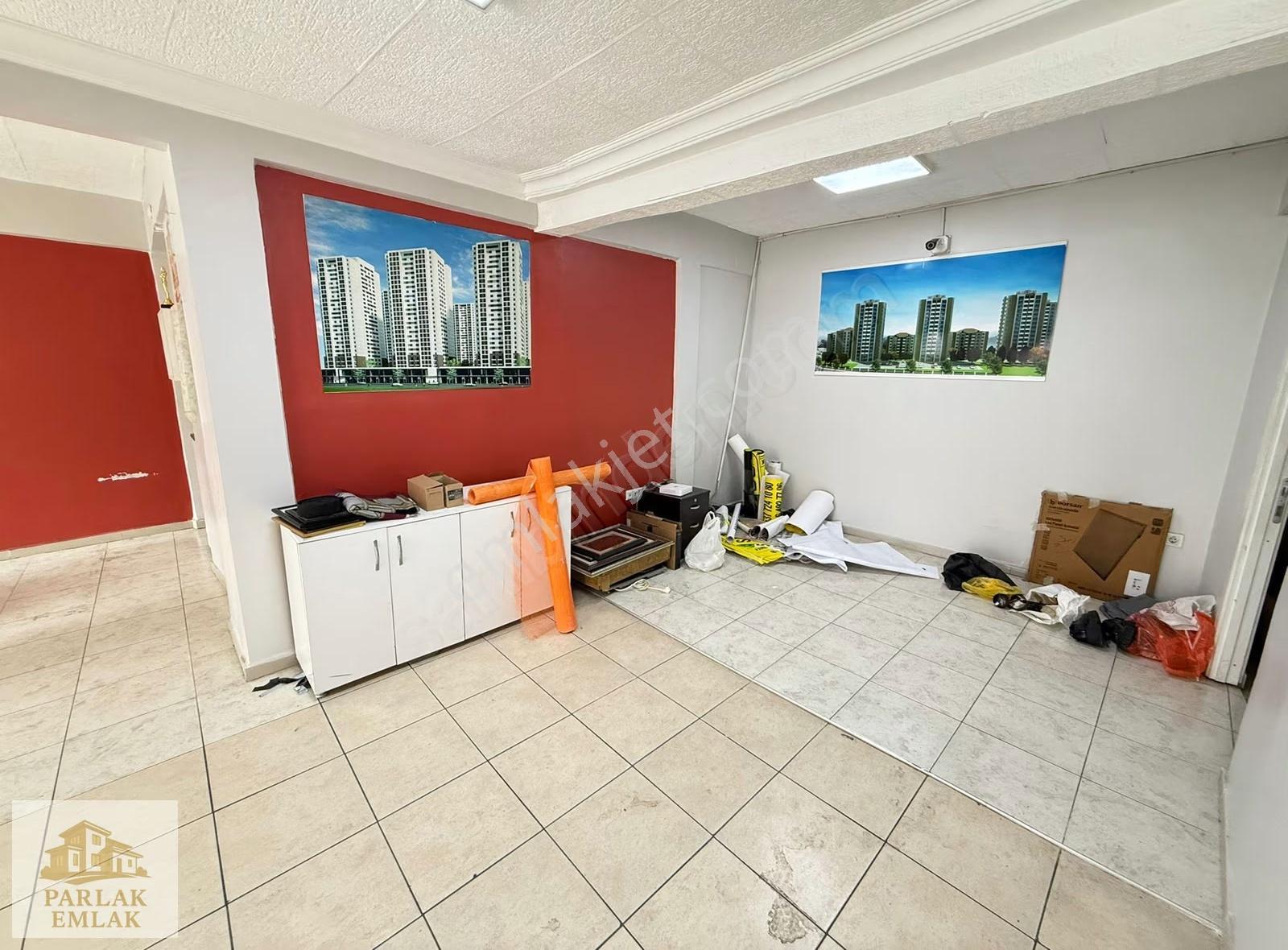 Parlak'tan Üsküdar^da İşlek Cadde Üzerinde 70m2 Kiralık Dükkan* - Görsel 4