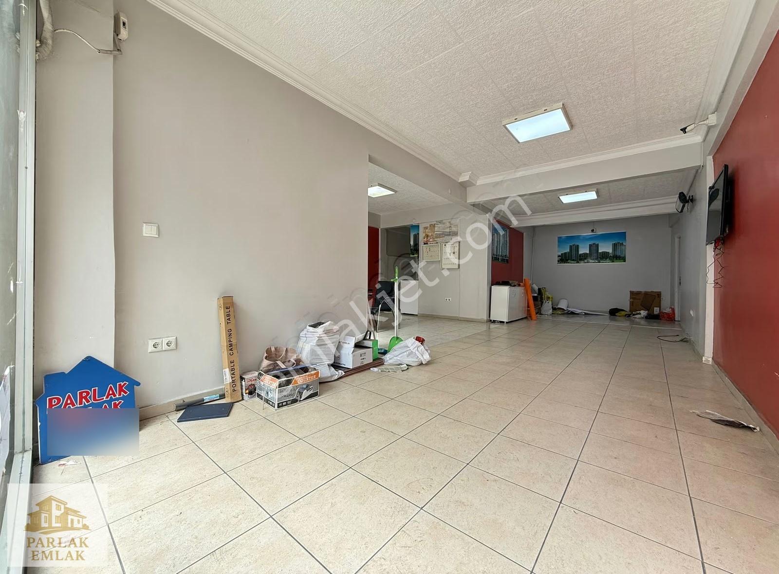 Parlak'tan Üsküdar^da İşlek Cadde Üzerinde 70m2 Kiralık Dükkan* - Görsel 2