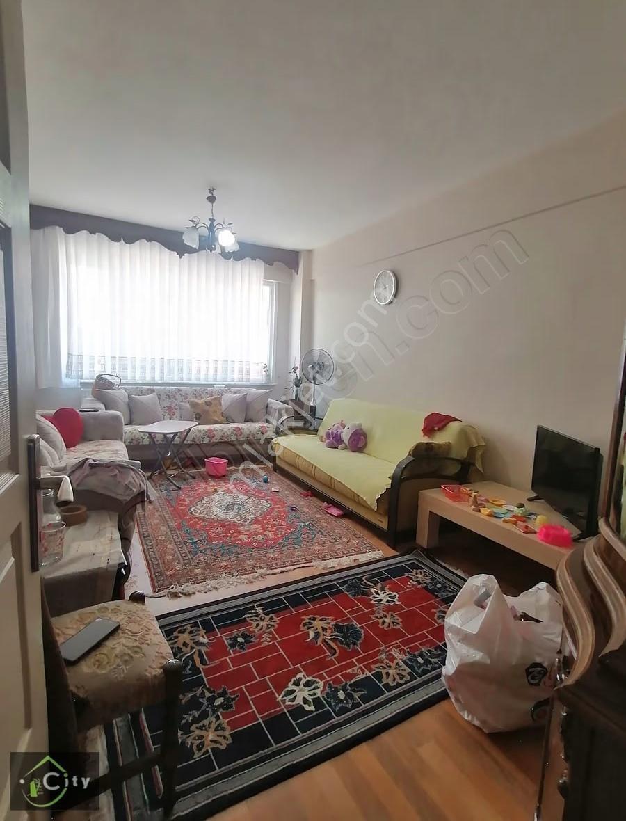 Fatih Çapa Emrullah Efendi Sokakta 2+1 . 75 M2. 2.kat Çit Cephe - Görsel 10