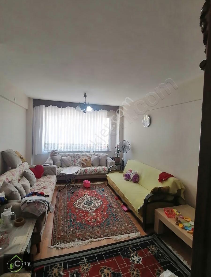 Fatih Çapa Emrullah Efendi Sokakta 2+1 . 75 M2. 2.kat Çit Cephe - Görsel 11