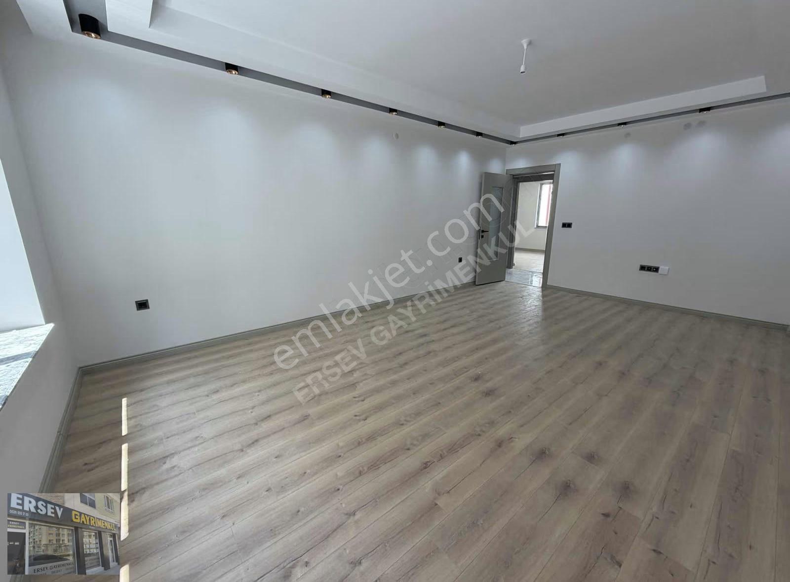 Batıkent'te Satılık 3+1 Lüks Daire 125m² - Görsel 15