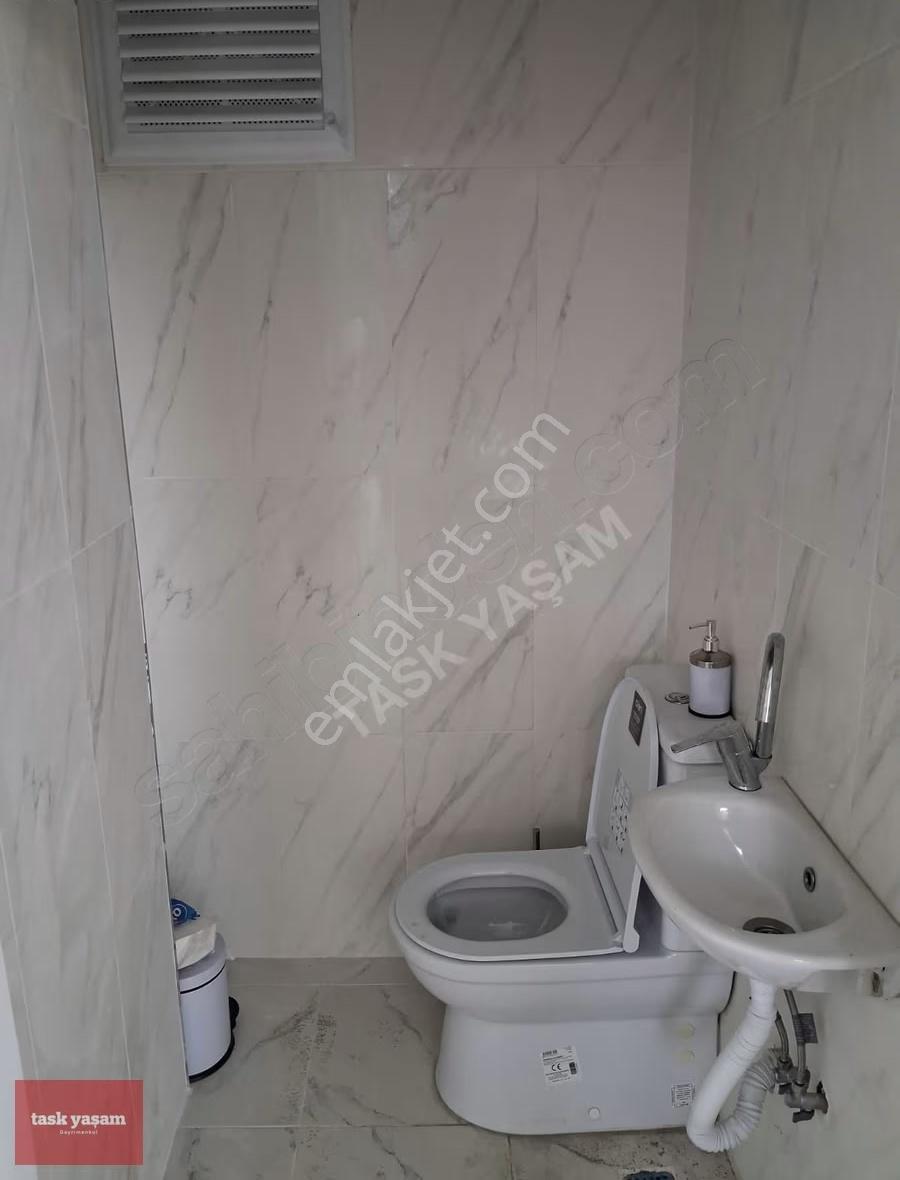 Şekerpınar Cad. Paraleli Vitrinli Yeni Kiralık Dükkan - Görsel 12
