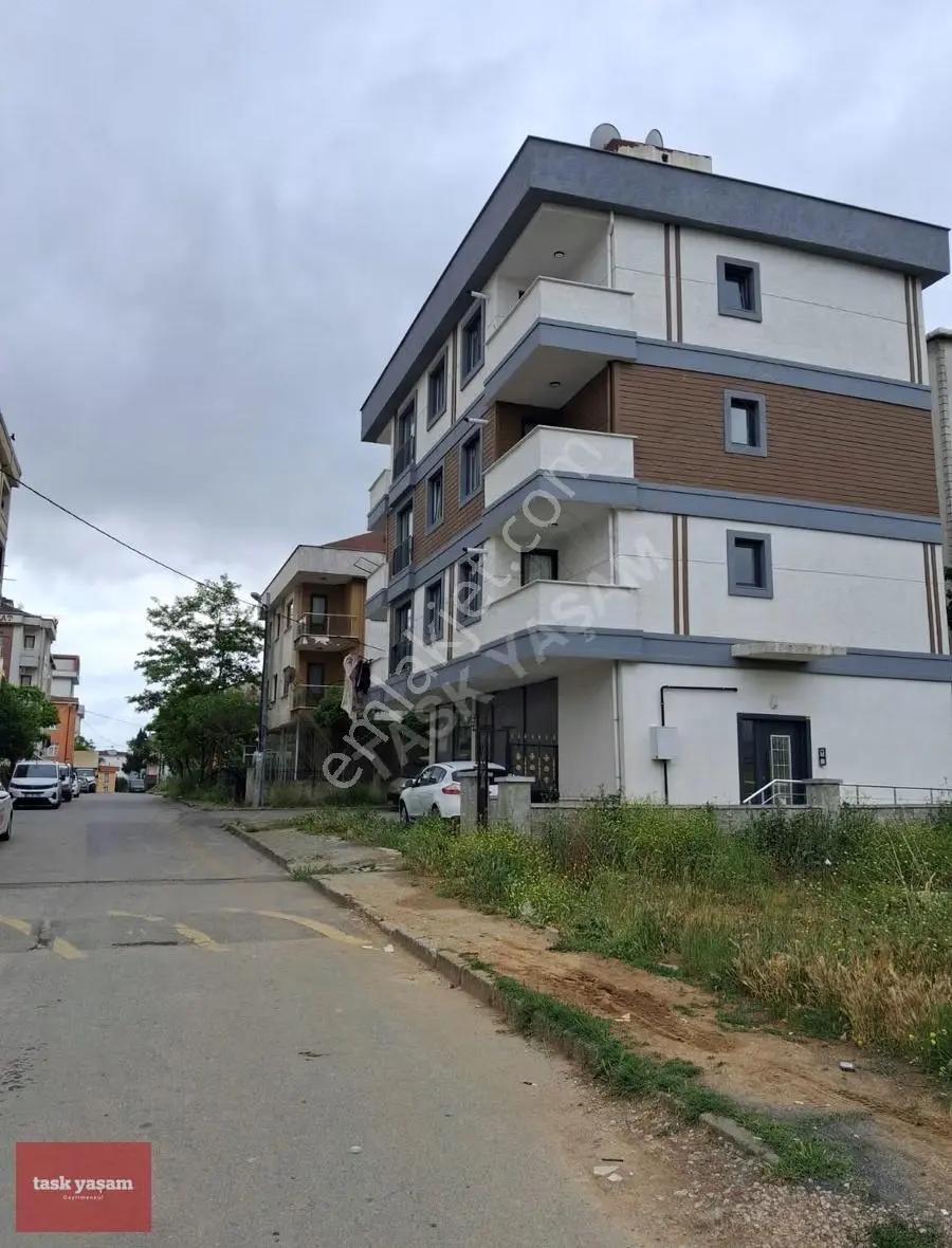 Şekerpınar Cad. Paraleli Vitrinli Yeni Kiralık Dükkan - Görsel 2