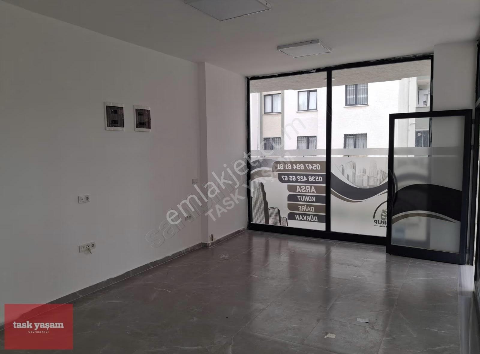 Şekerpınar Cad. Paraleli Vitrinli Yeni Kiralık Dükkan - Görsel 5