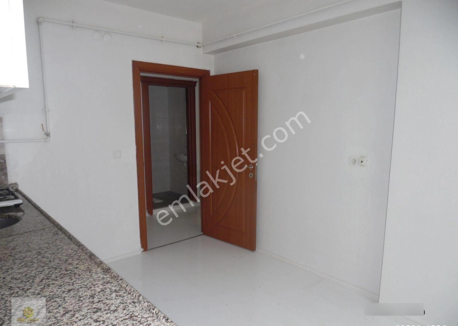 Çamlıca Mahallesinde Gündüz Ökçün Caddesi Yakını Kiralık 3+1 Daire - Görsel 24