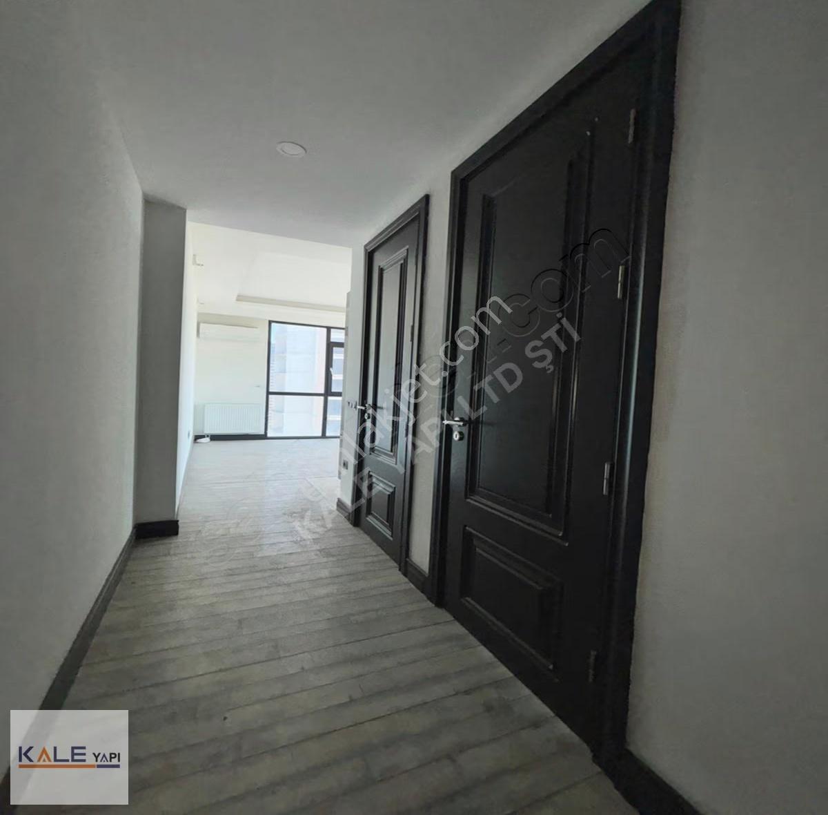 Bahçeşehirin En Keyifli 1+1i: Köşe Konumlu Dairesi - Görsel 15