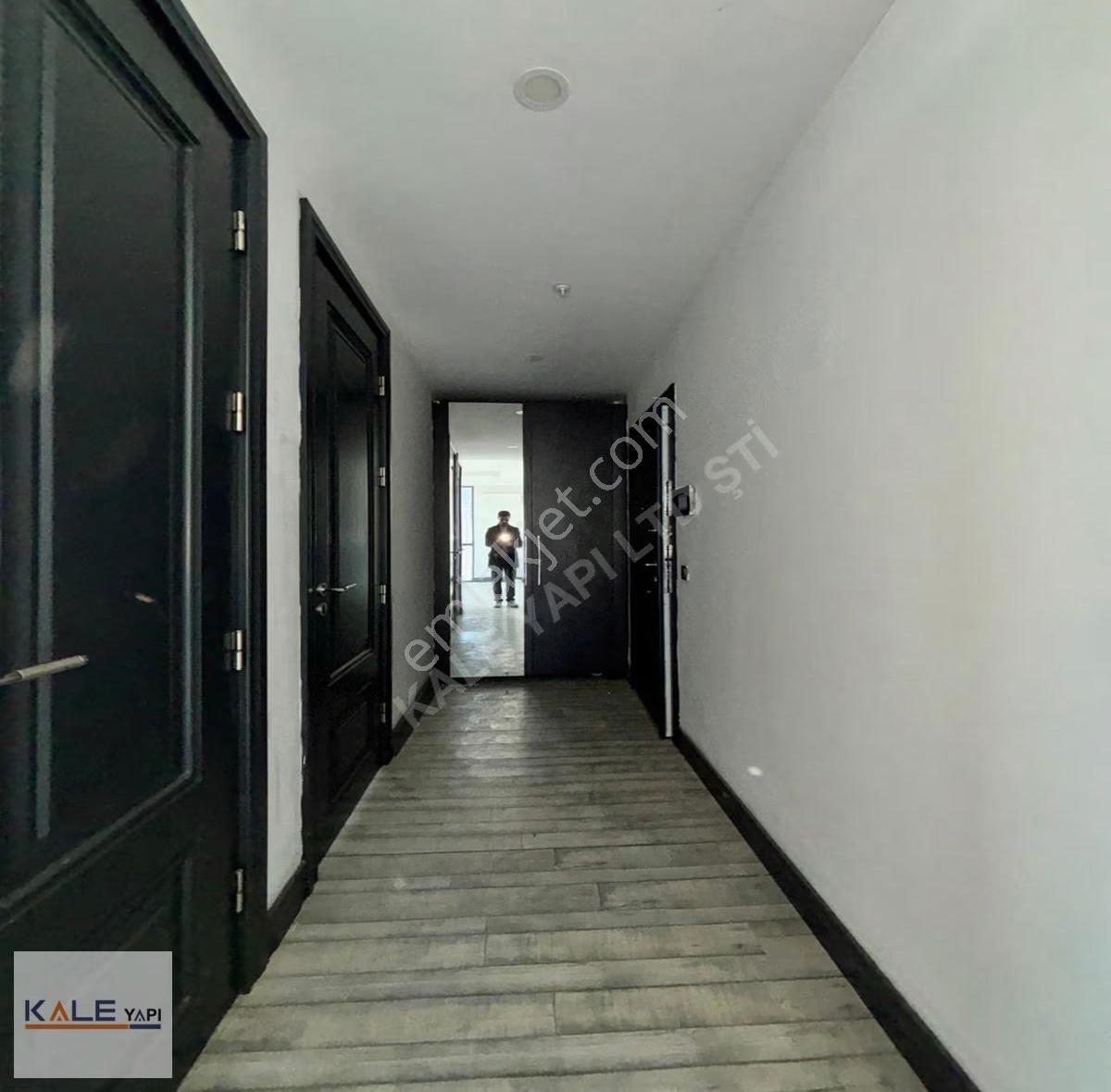 Bahçeşehirin En Keyifli 1+1i: Köşe Konumlu Dairesi - Görsel 35