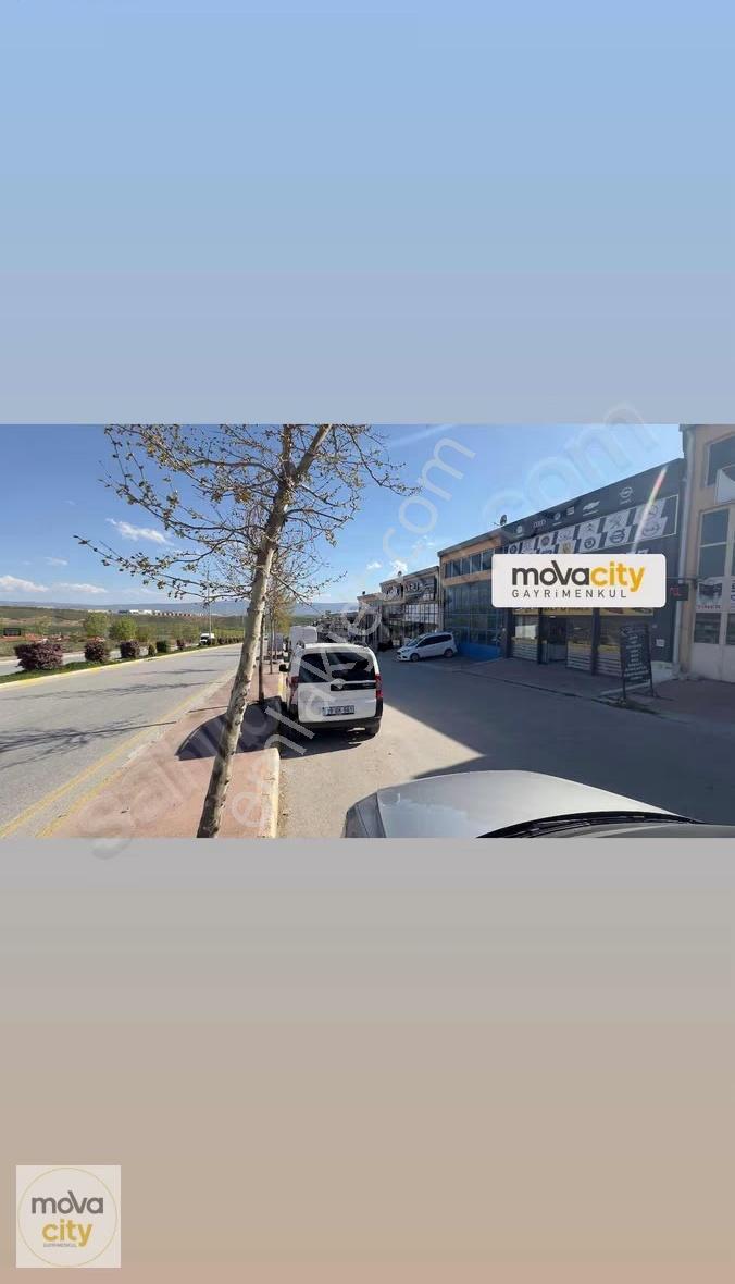 Küçük Sanayi Sitesinde Satılık Cadde Cepheli 250 M2 Dükkan - Görsel 8